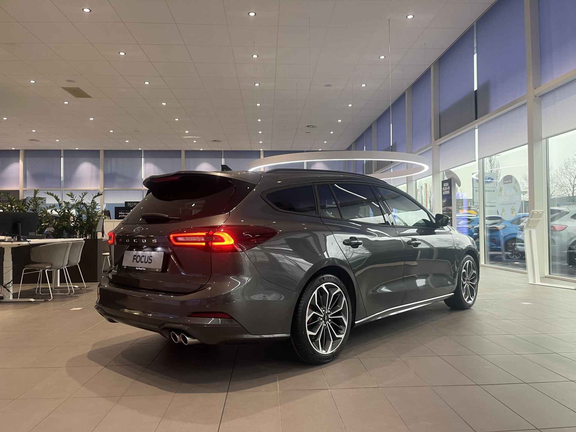 Ford Focus 1.0 EcoBoost Hybrid ST Line X | Panoramadak | Winter Pack | Driver Assistance Pack | 18 inch - 5/27