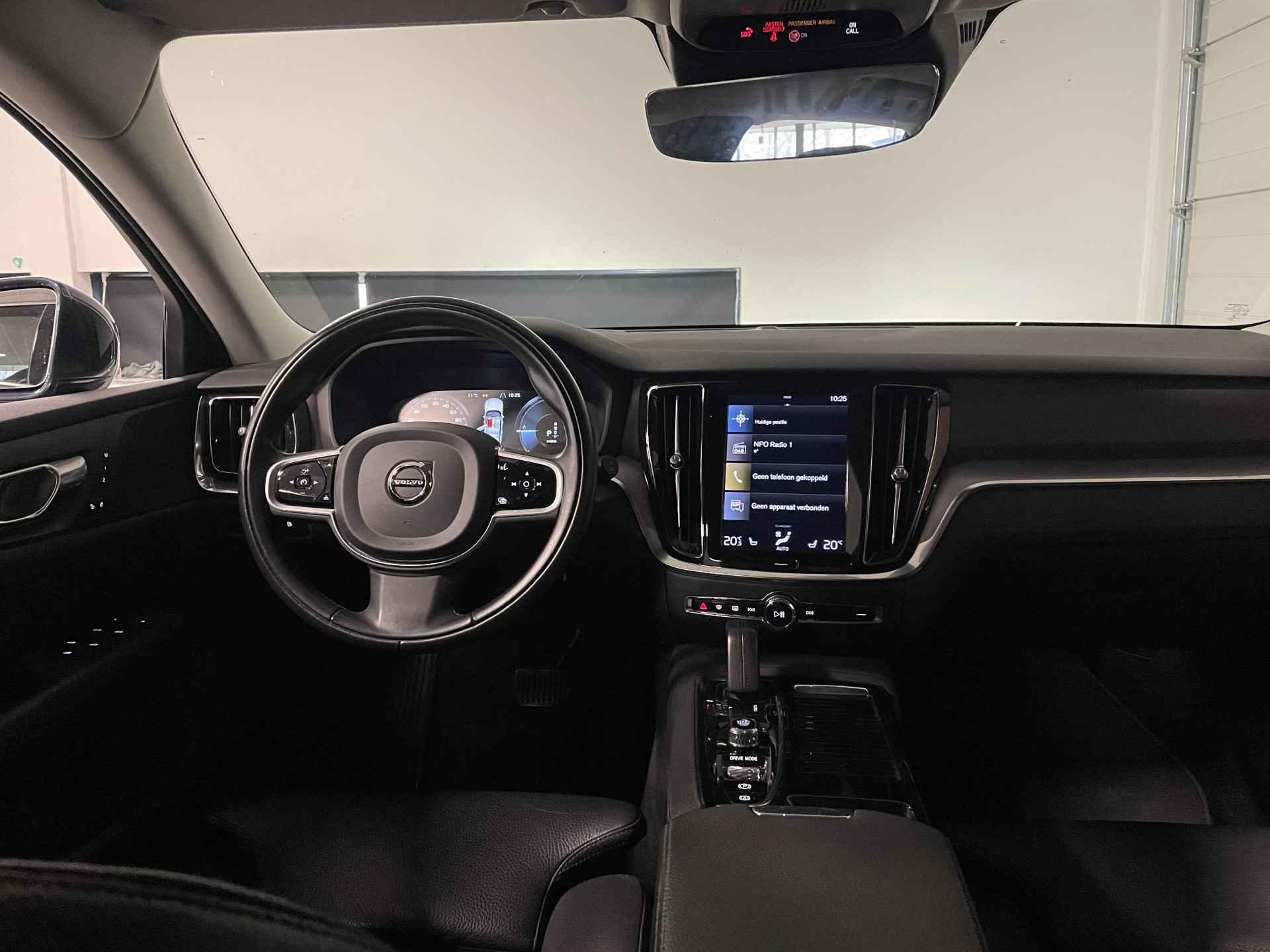 Volvo V60 T8 AWD Recharge Inscription | Trekhaak | Adaptieve Cruise Control | Standkachel met Volvo On Call App | Stoelverwarming voor+ach - 13/35