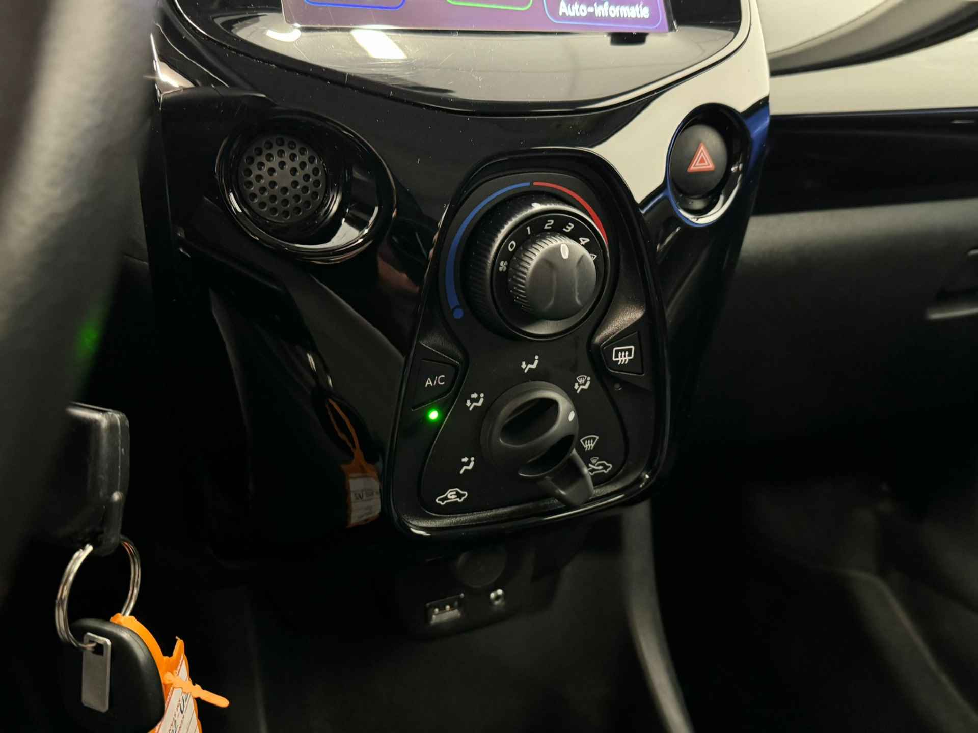 Peugeot 108 1.0 e-VTi Allure | Apple Carplay / Android auto - 23/31