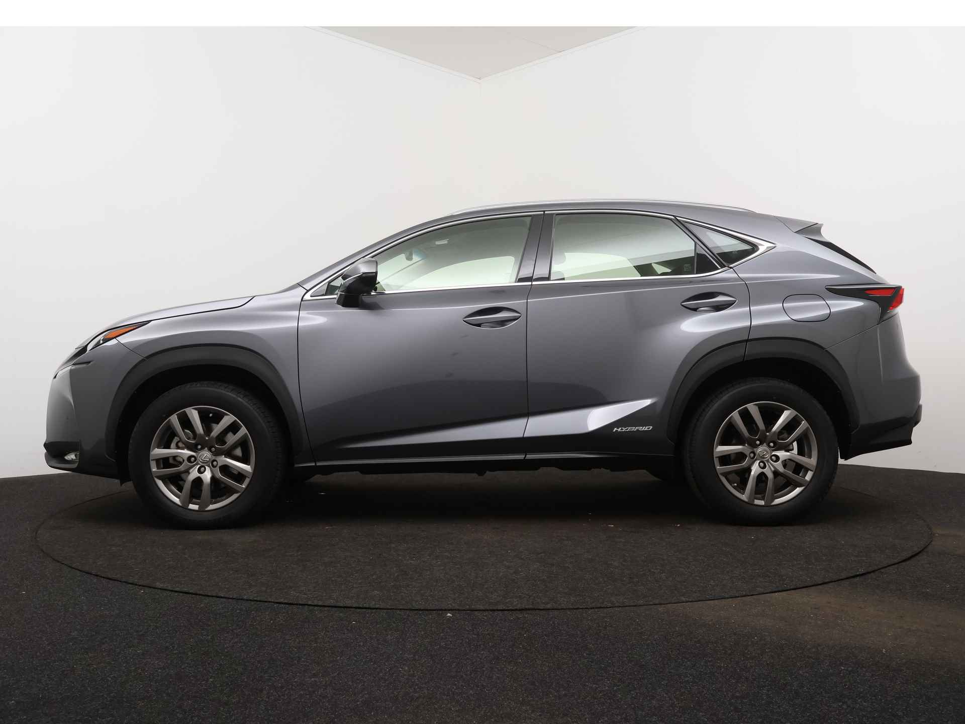 Lexus NX 300h AWD Business Line Pro | Navi | Elektrische achterklep | Sensoren | Camera | - 4/47