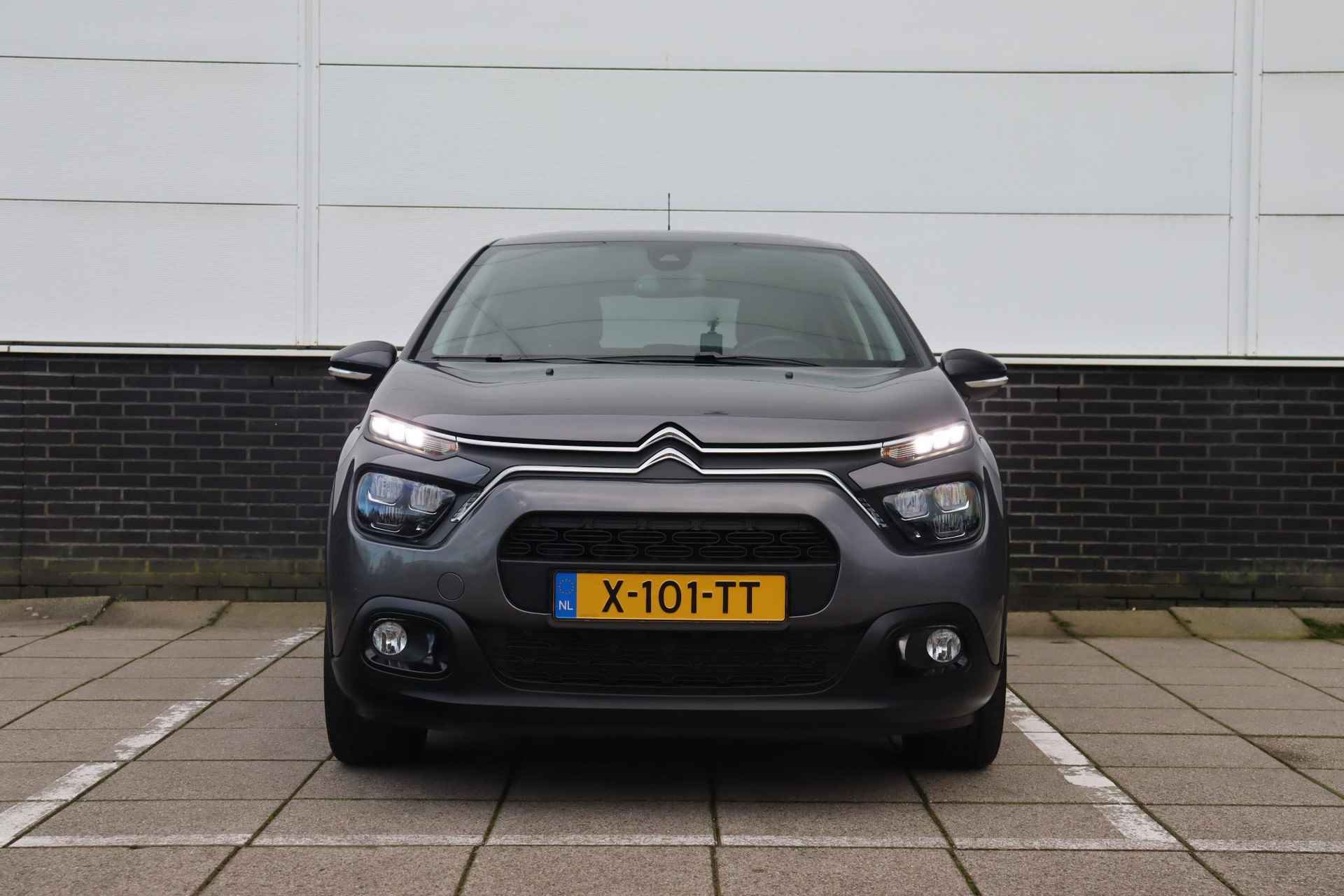 Citroen C3 1.2 PureTech Max / Camera / Keyless / Navigatie / 17" LMV - 2/46