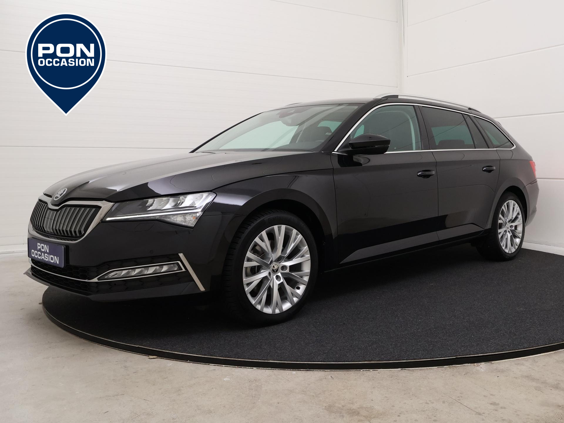 Skoda Superb Combi 1.4 TSI 218 PK iV Business Edition Plus  | Apple CarPlay | Trekhaak | Stoelverwarming | 18" LMV | LED | Camera |