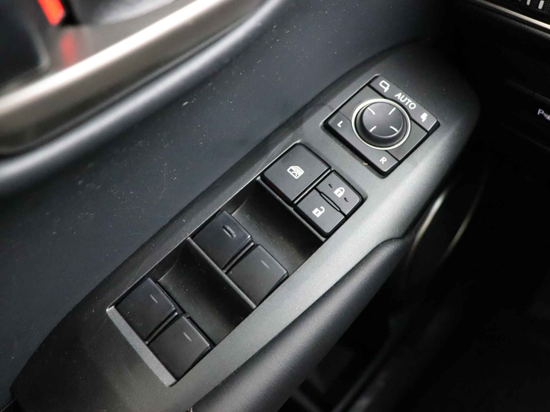 Lexus NX 300h AWD Luxury Line | Elektrisch verstelbare voorstoelen | Stoelverwarming | Navigatie | Parkeersensoren | - 28/42