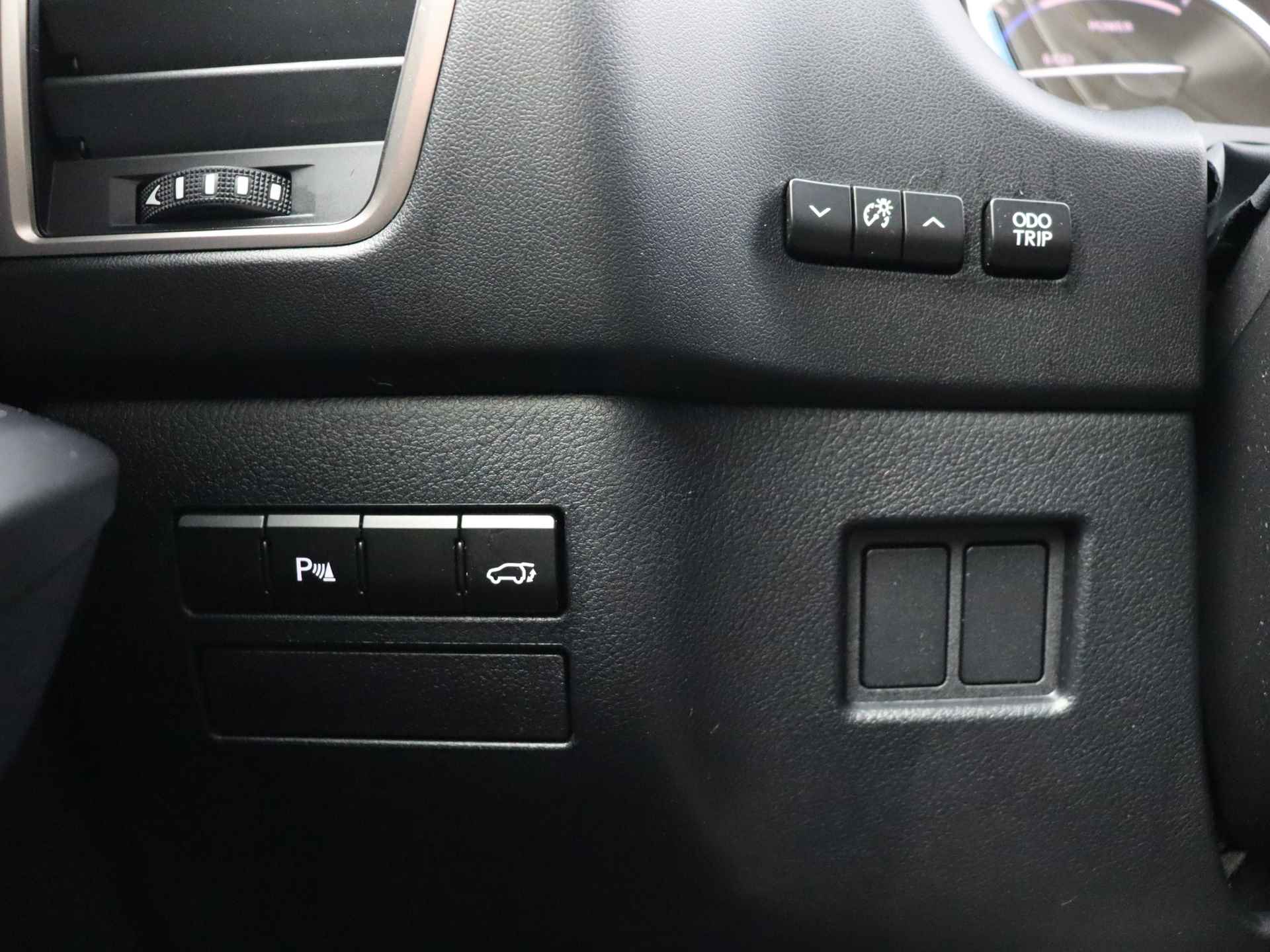 Lexus NX 300h AWD Luxury Line | Elektrisch verstelbare voorstoelen | Stoelverwarming | Navigatie | Parkeersensoren | - 29/42