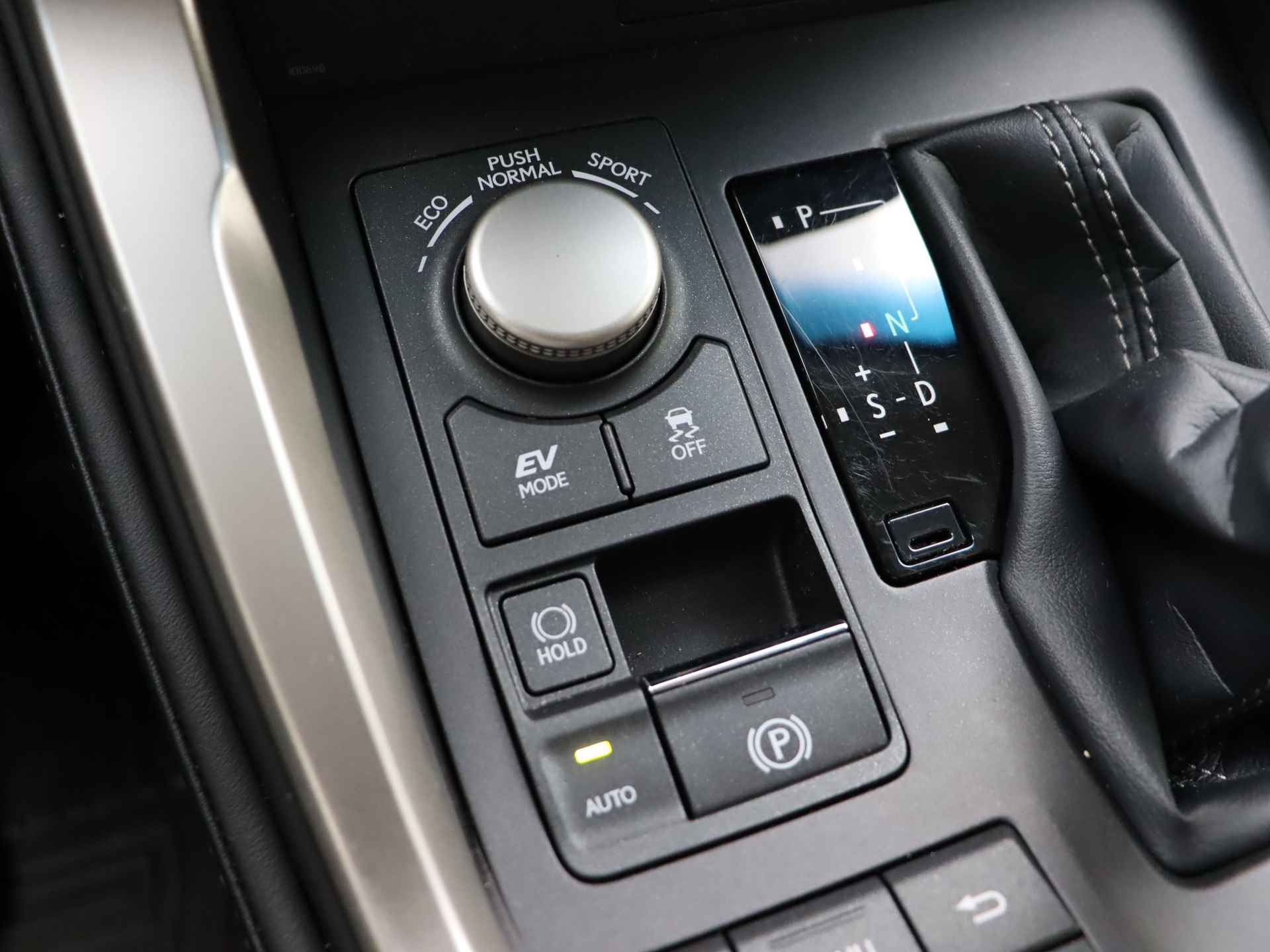 Lexus NX 300h AWD Luxury Line | Elektrisch verstelbare voorstoelen | Stoelverwarming | Navigatie | Parkeersensoren | - 30/42