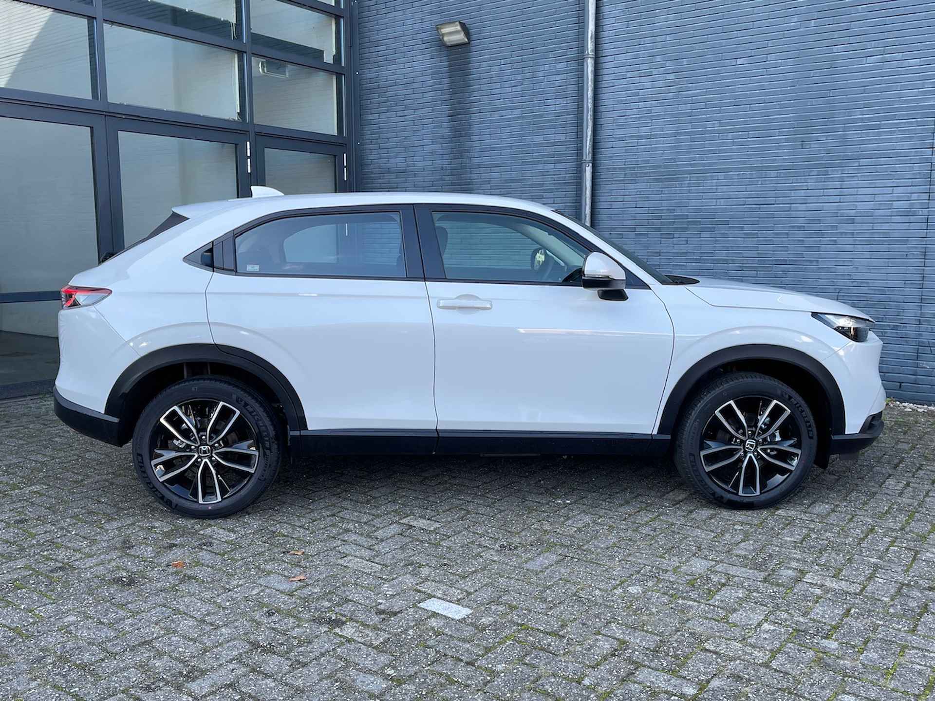 Honda HR-V 1.5 i-MMD 131pk Automaat Elegance | NETTO DEAL | UIT VOORRAAD LEVERBAAR | Navigatie & Carplay | Adaptieve Cruisecontrol | Climatecontrol | - 3/26