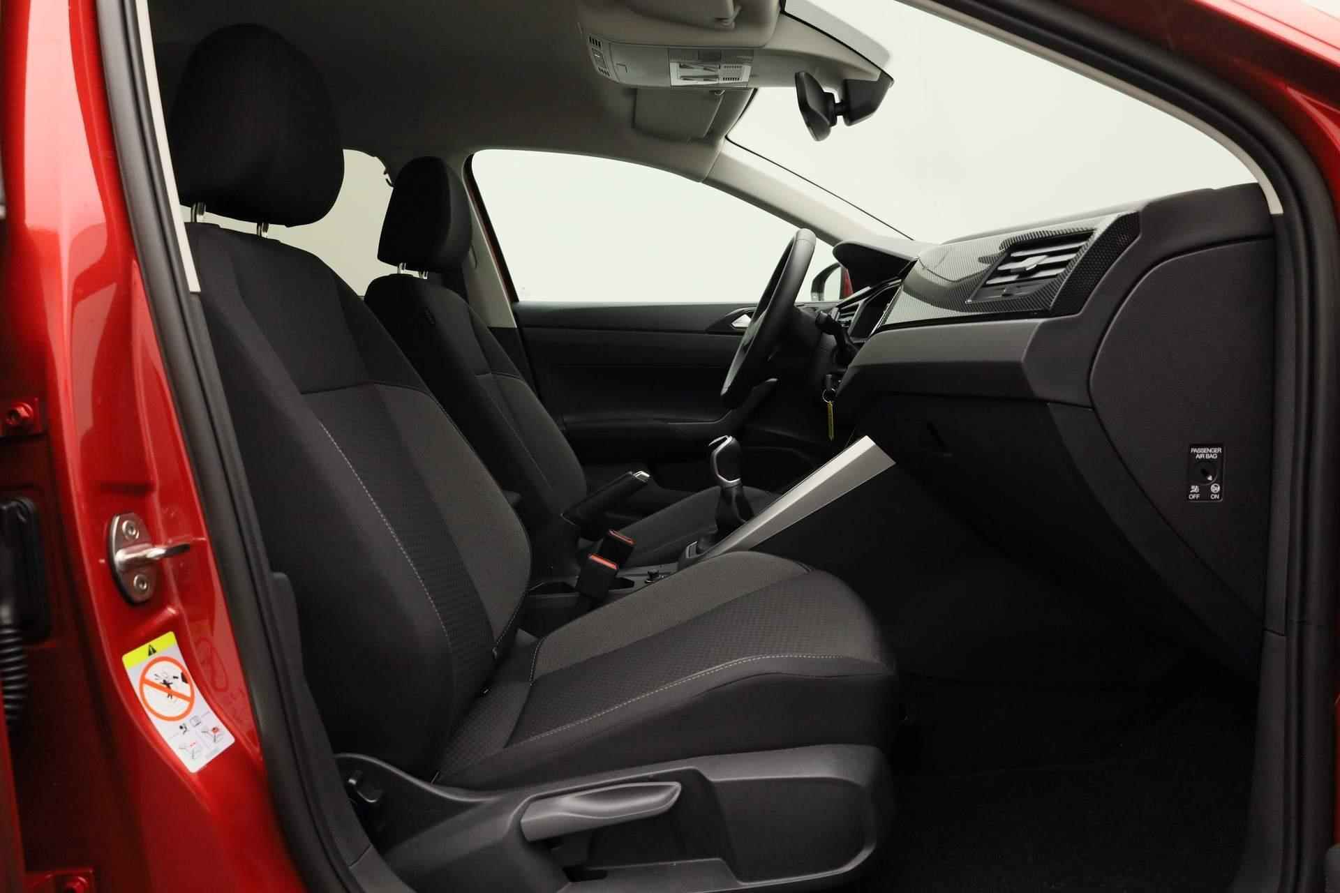 Volkswagen Polo 1.0 TSI Life 95PK Business | ACC | Navi | Stoelverwarming | Parkeersensoren voor/achter - 31/35