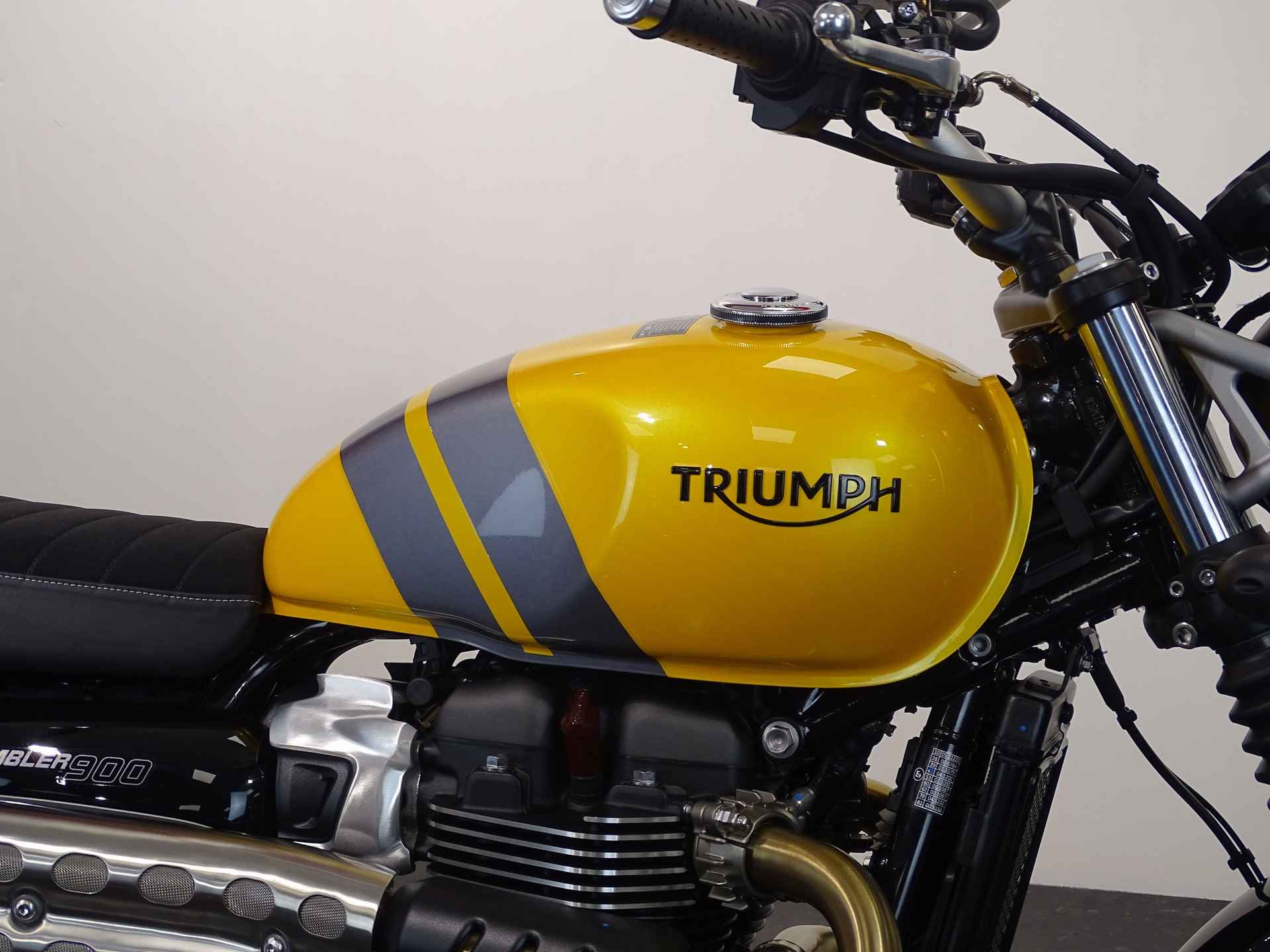 Triumph SCRAMBLER 900 - 4/12