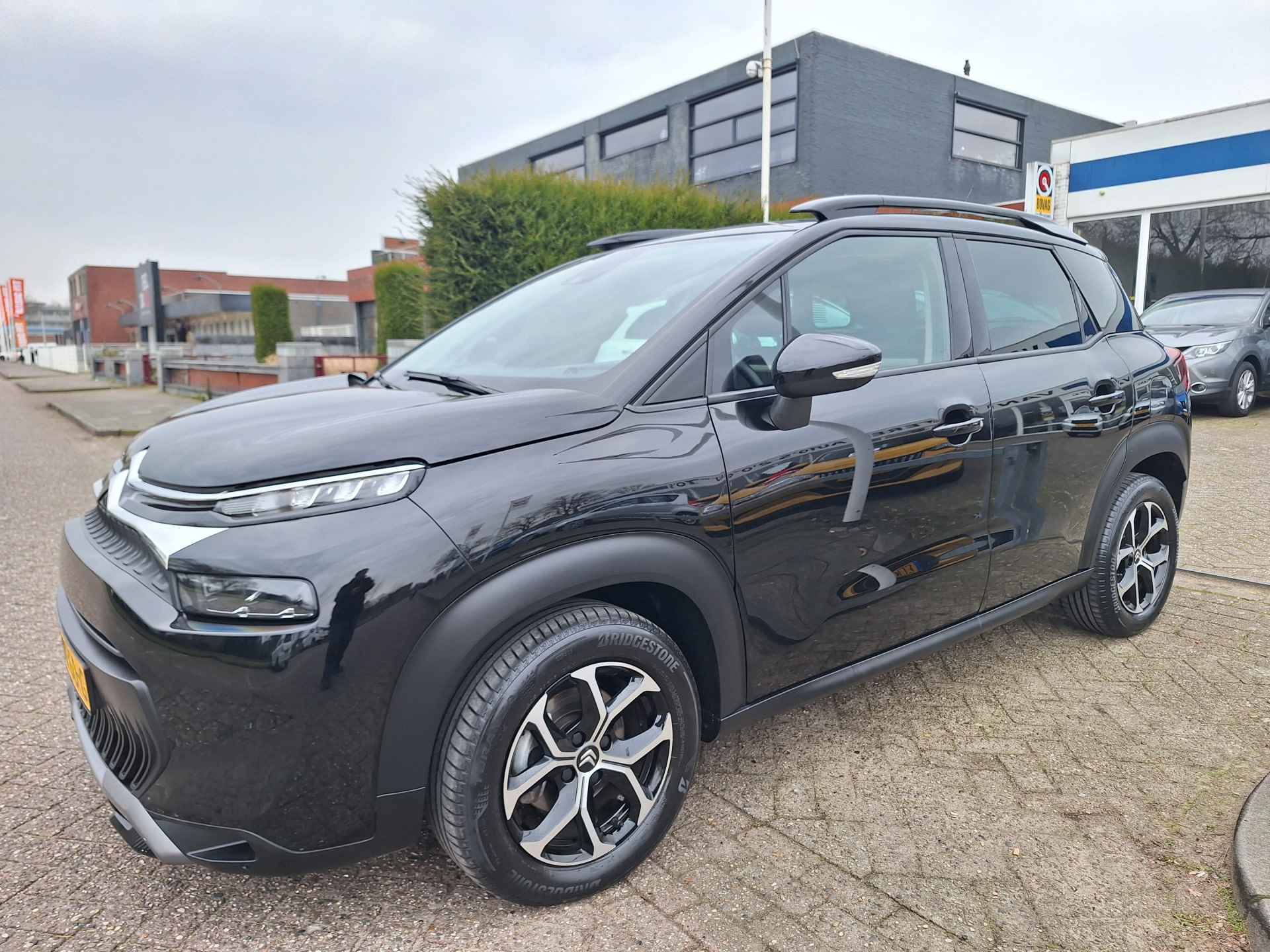 Citroën C3 Aircross 1.2 PureTech Shine - 2/27