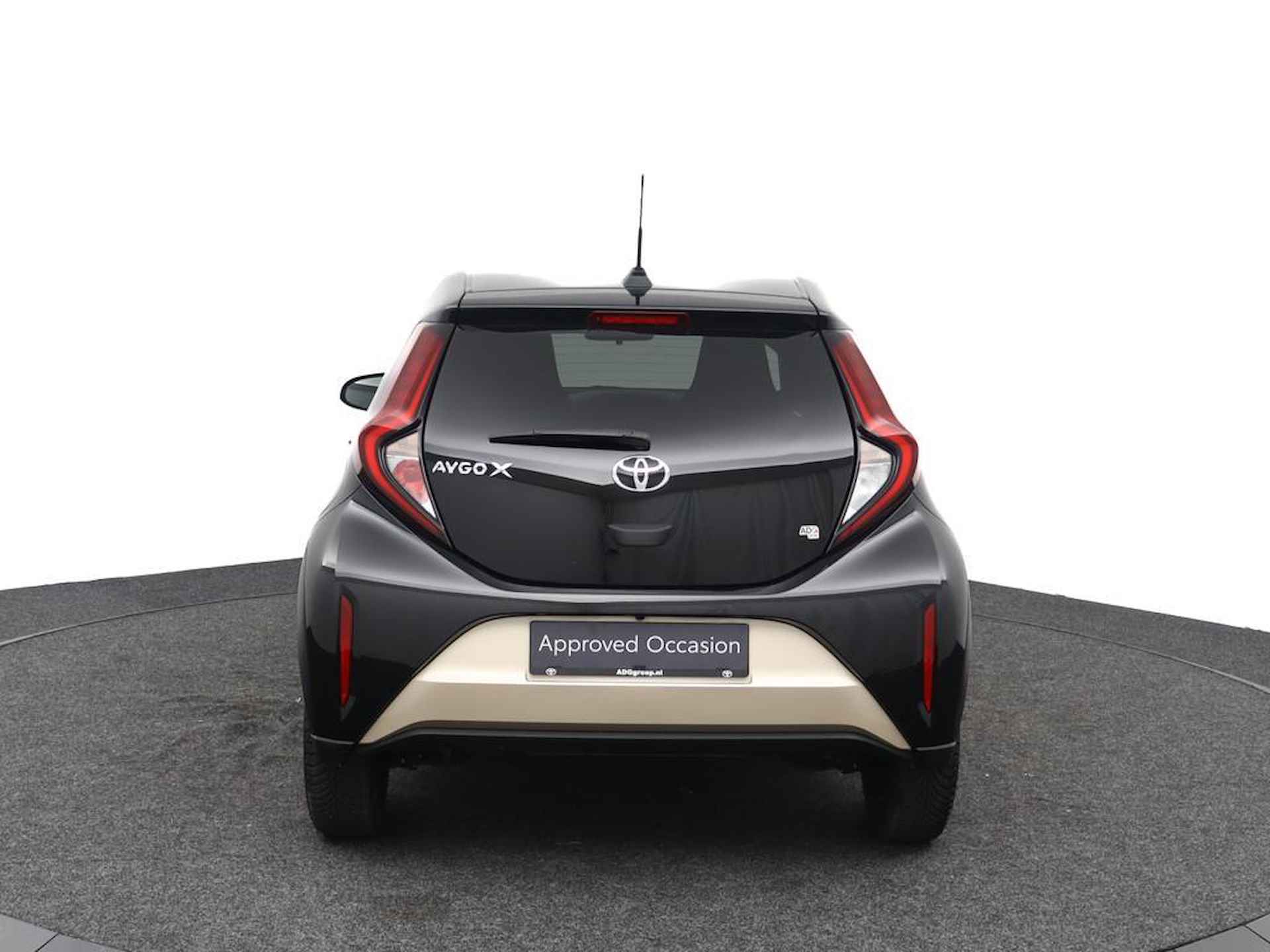 Toyota Aygo X 1.0 VVT-i MT Pulse | Two tone | Airco | Stoelverwarming | Apple carplay Android auto | - 30/40