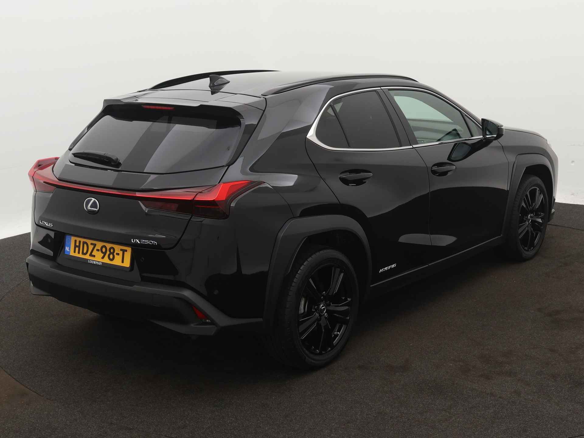 Lexus UX 250h Black Edition | Dodehoekdetector | 18" LM Velgen | Leder | Navigatie | - 18/50