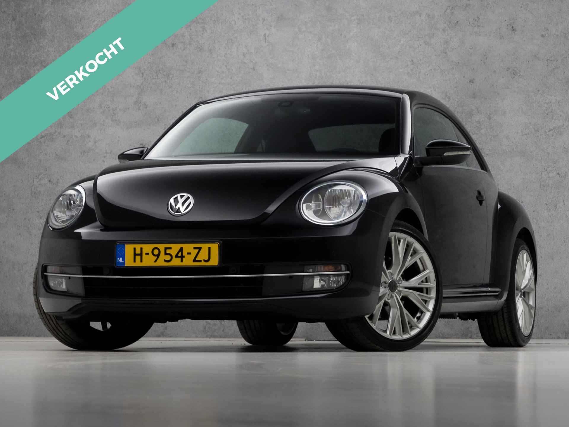 Volkswagen Beetle 2.0 TSI Sport 200Pk Automaat (NAVIGATIE, CLIMATE, GETINT GLAS, ROOD LEDER, STOELVERWARMING, ZWART HEMEL, CRUISE CONTROL, PARKEERSENSOREN, NIEUWSTAAT) - 1/32