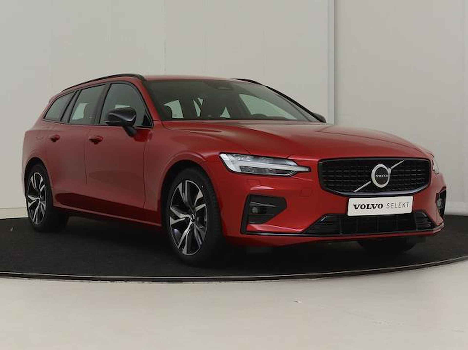 Volvo V60 B4 200PK Plus Dark | Trekhaak | 360º view | HK Audio | Contourstoelen | Adapt LED | Parkeerverw - 8/15