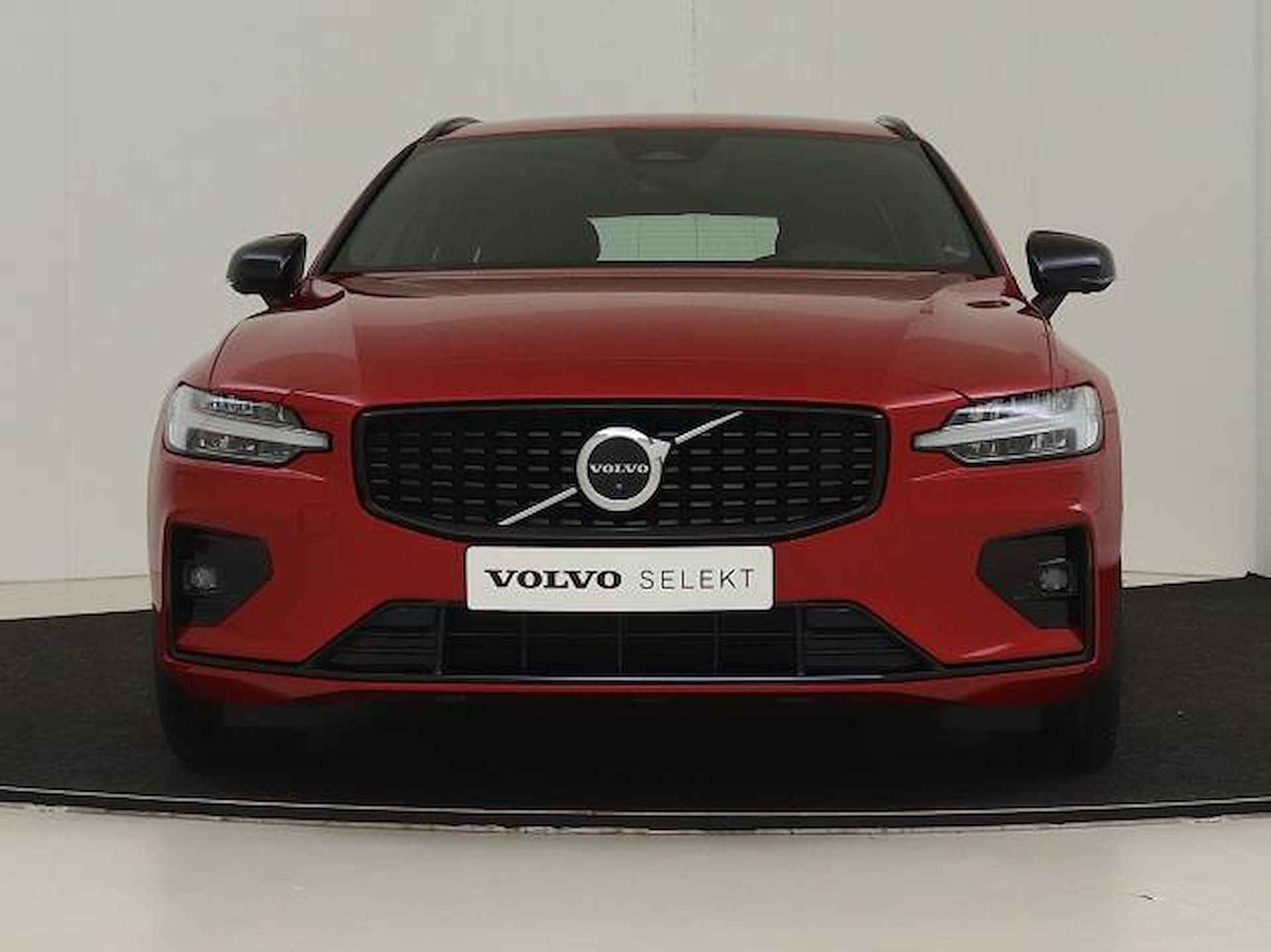 Volvo V60 B4 200PK Plus Dark | Trekhaak | 360º view | HK Audio | Contourstoelen | Adapt LED | Parkeerverw - 12/15