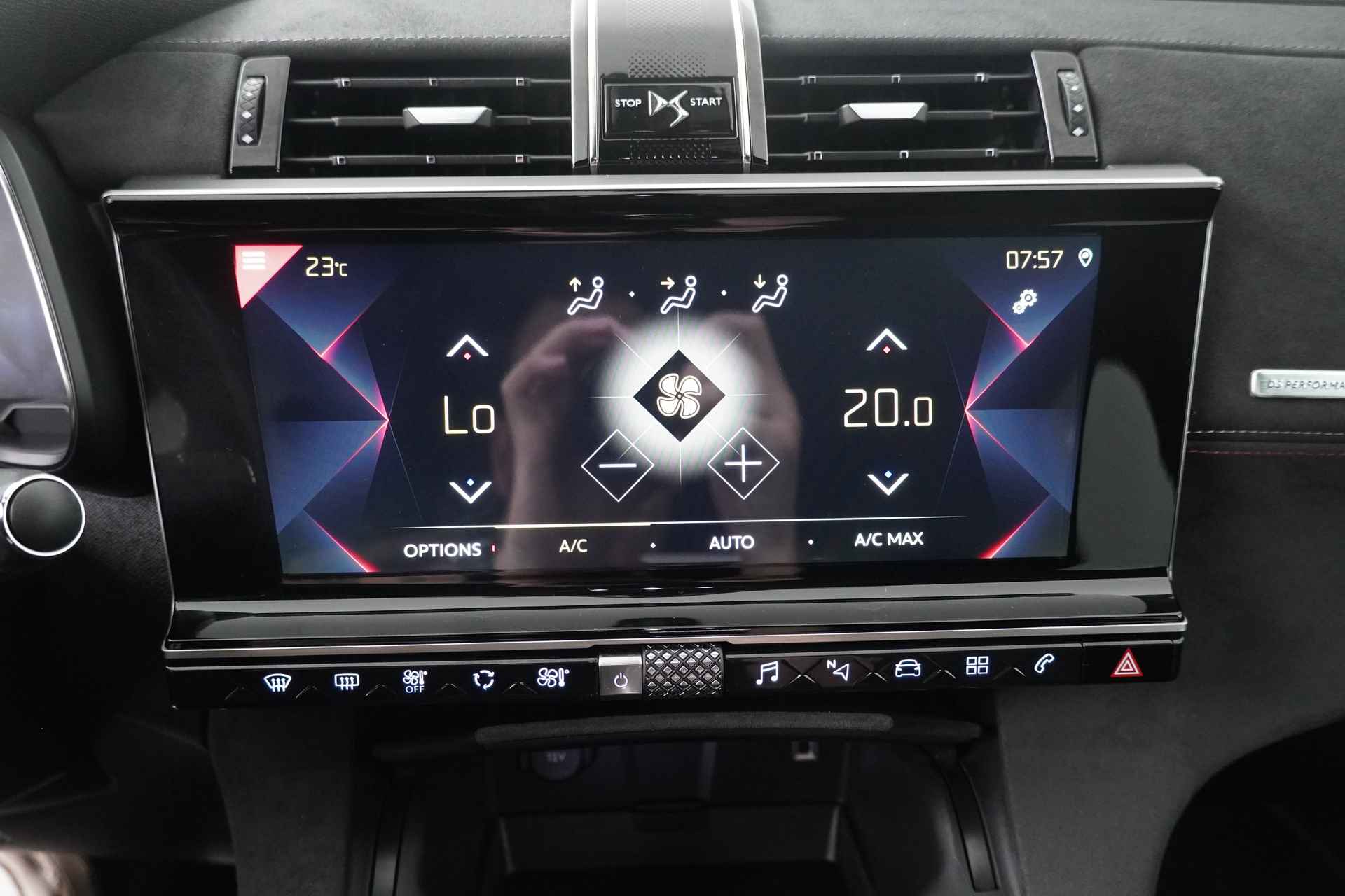 DS 7 Crossback BWJ 2019 1.5 BlueHDI 131 PK Drive Efficiency Business APPLE CARPLAY / ANDROID AUTO / CAMERA / DAB+ / NAVI / LMV / HALF LEDER / CRUISE / CLIMA / LANE ASSIST - 19/30