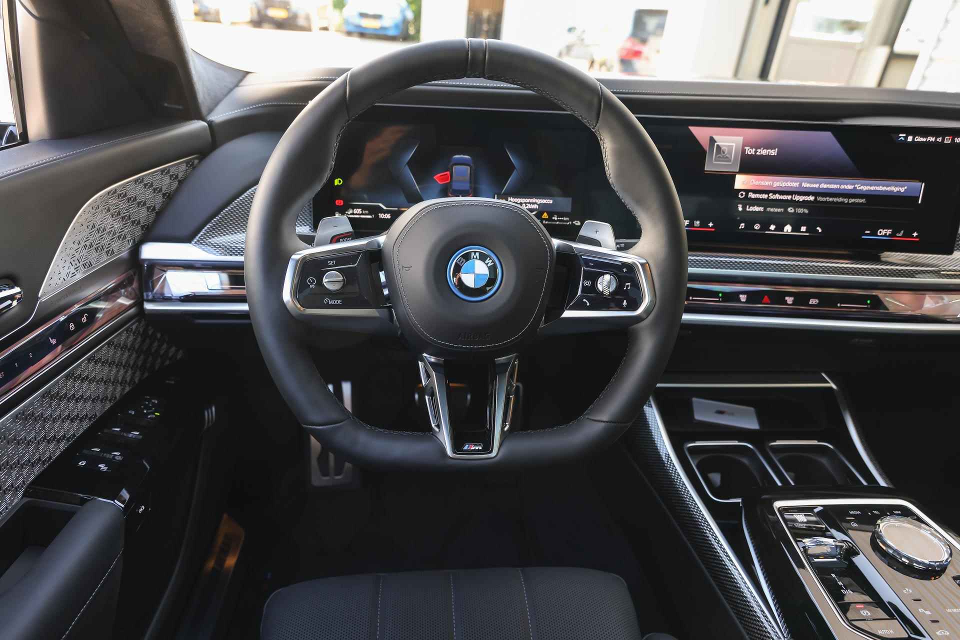 BMW 7 Serie 750e xDrive High Executive M Sport Automaat / Panoramadak Sky Lounge / Trekhaak / Integral Active Steering / Bowers & Wilkins / Live Cockpit Professional / Parking Assistant Professional / Stoelventilatie - 4/44