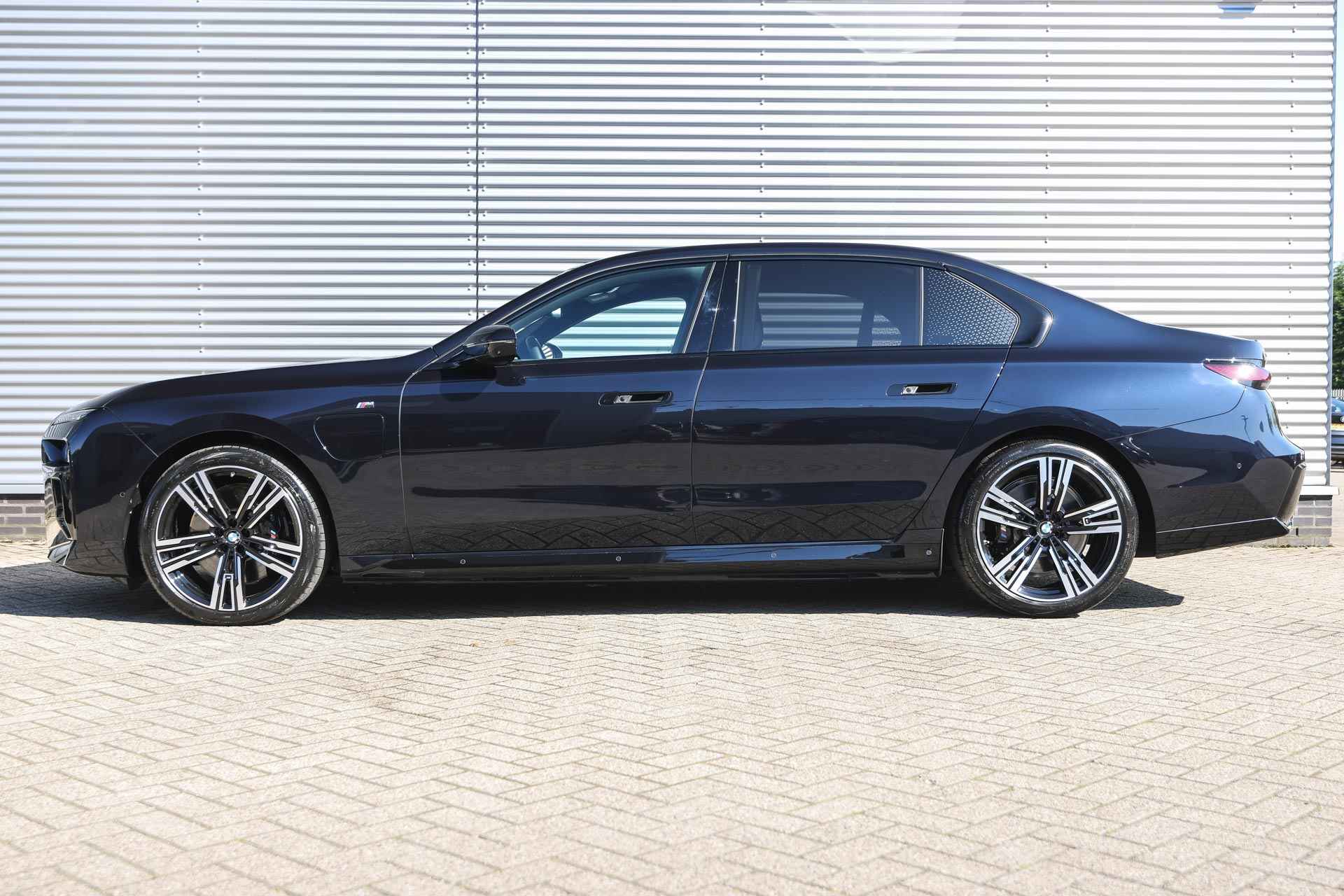 BMW 7 Serie 750e xDrive High Executive M Sport Automaat / Panoramadak Sky Lounge / Trekhaak / Integral Active Steering / Bowers & Wilkins / Live Cockpit Professional / Parking Assistant Professional / Stoelventilatie - 8/44