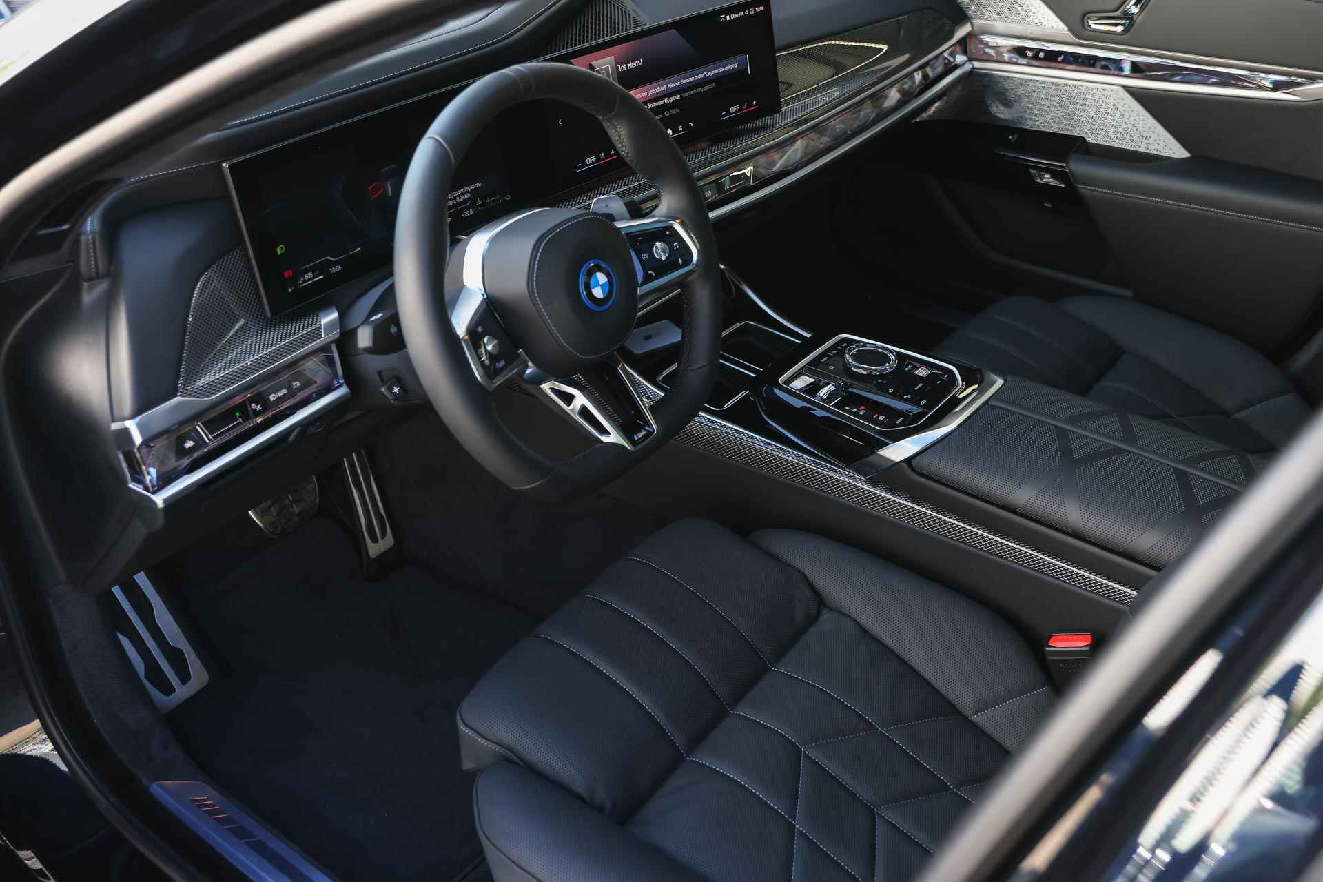 BMW 7 Serie 750e xDrive High Executive M Sport Automaat / Panoramadak Sky Lounge / Trekhaak / Integral Active Steering / Bowers & Wilkins / Live Cockpit Professional / Parking Assistant Professional / Stoelventilatie - 9/44