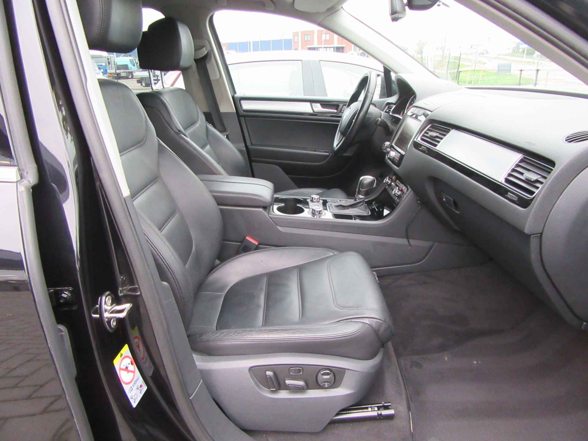 Volkswagen Touareg 3.0 TDI Highline 4x4 Aut. Luchtvering, Leder, Xenon - 15/34