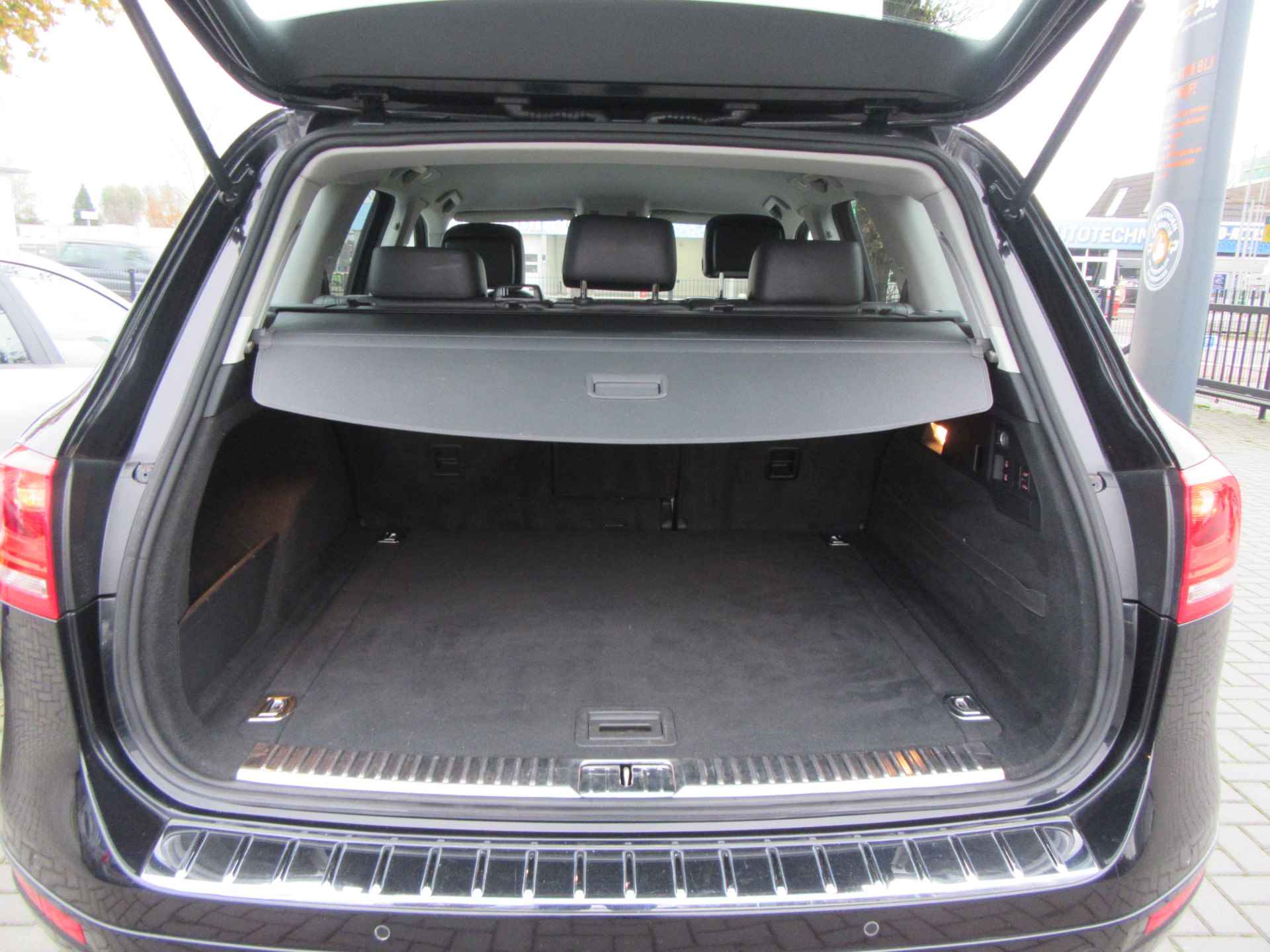 Volkswagen Touareg 3.0 TDI Highline 4x4 Aut. Luchtvering, Leder, Xenon - 29/34