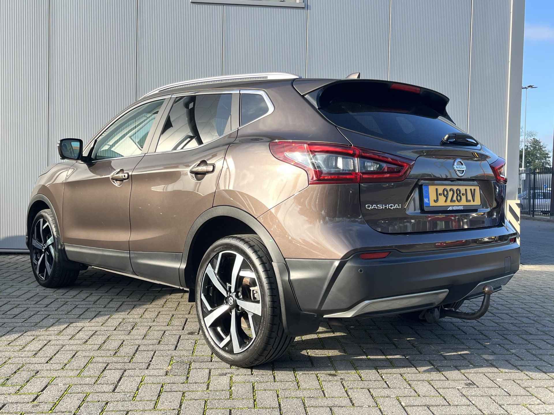 Nissan Qashqai 1.3 DIG-T Tekna / Trekhaak 1.500 KG Trekgewicht / Automaat / Panoramadak / Apple Carplay & Android Auto / 360 Camera / Adapative Cruise Control / - 6/43