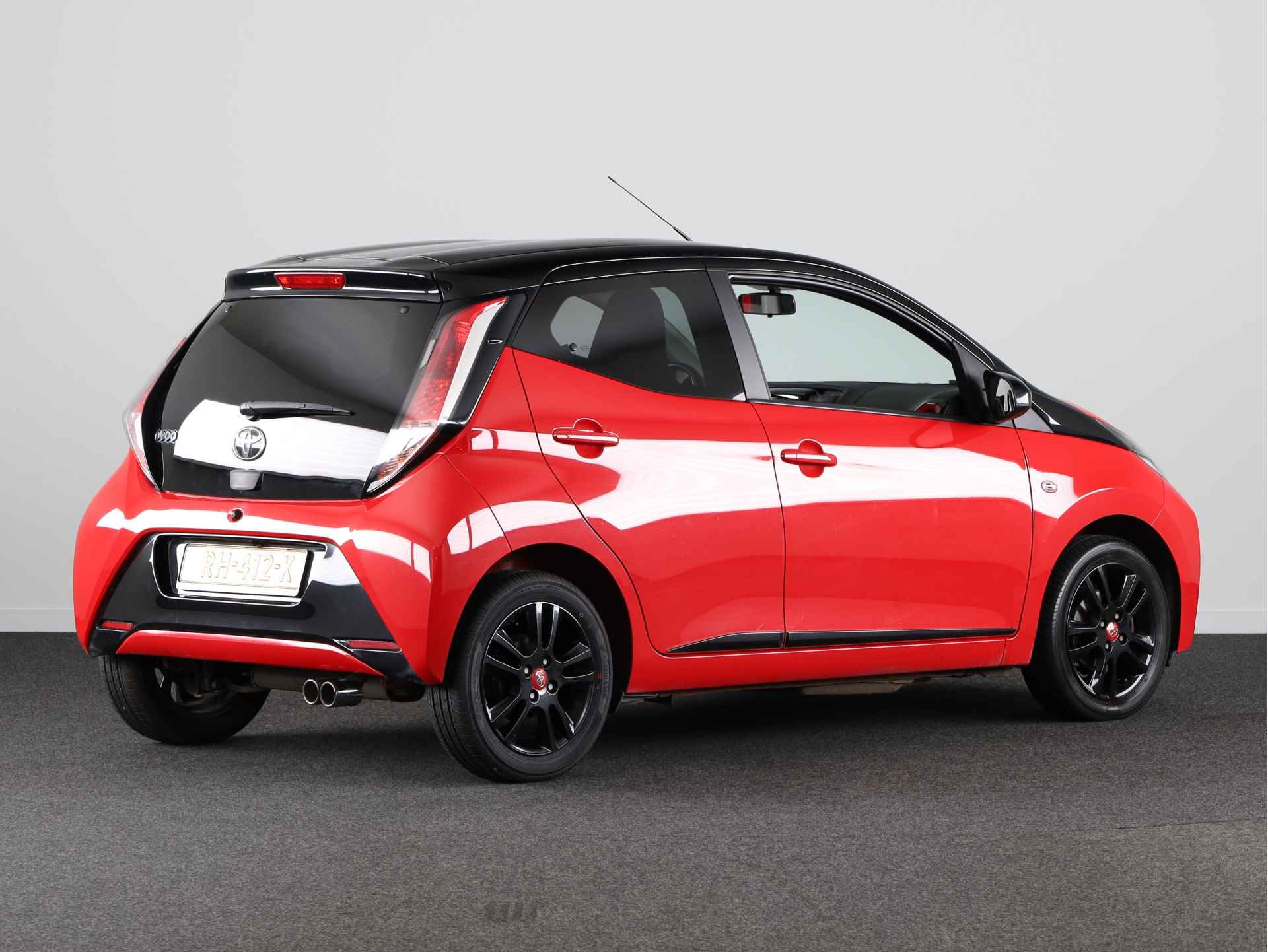 Toyota Aygo 1.0 VVT-i x-cite | Navigatie | Airco | LM velgen | - 3/34