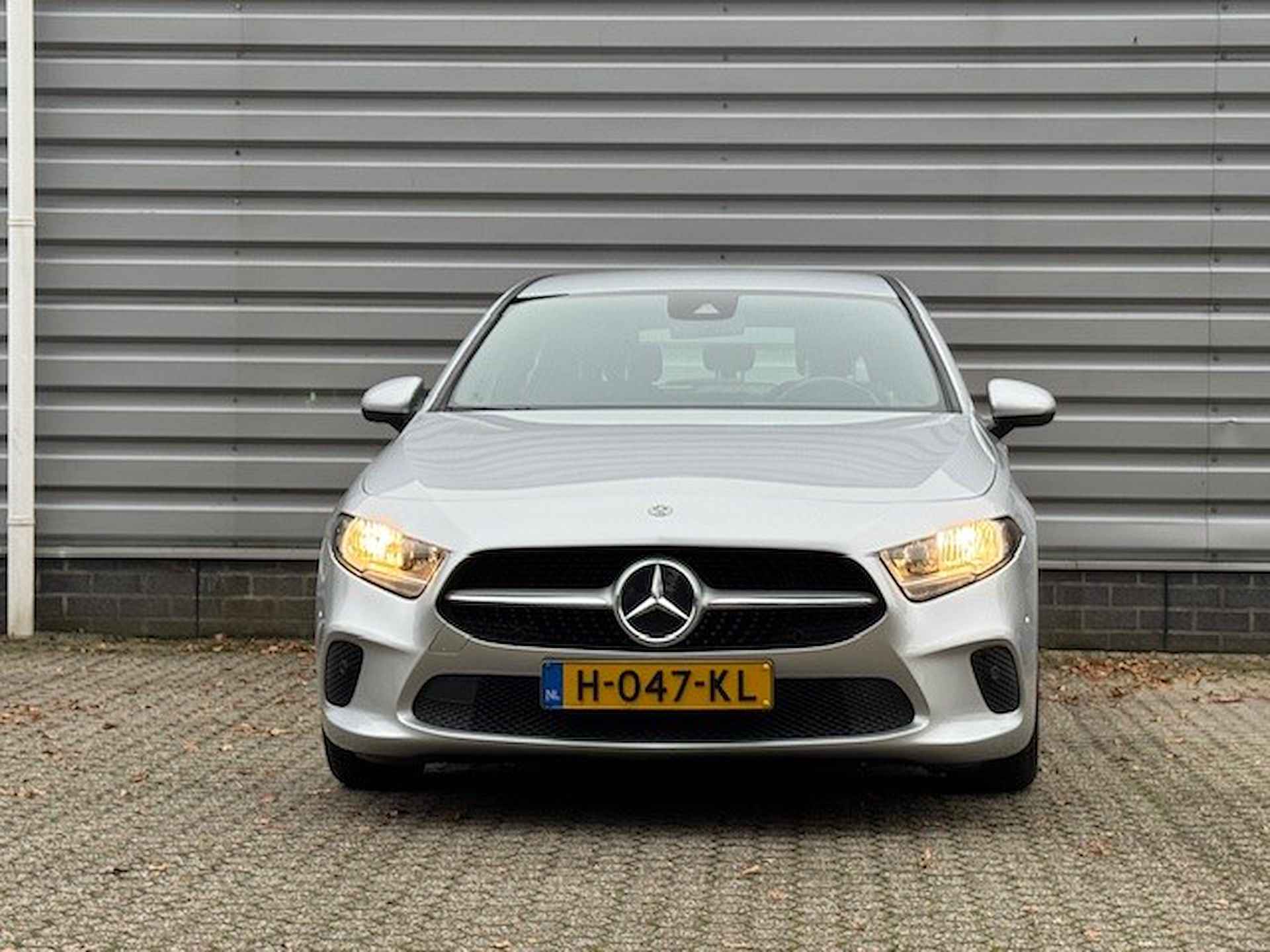 Mercedes A-Klasse A180 Business Solution Automaat | Navigatie | Lichtmetalen velgen | Parkeersensoren voor en achter | - 2/27