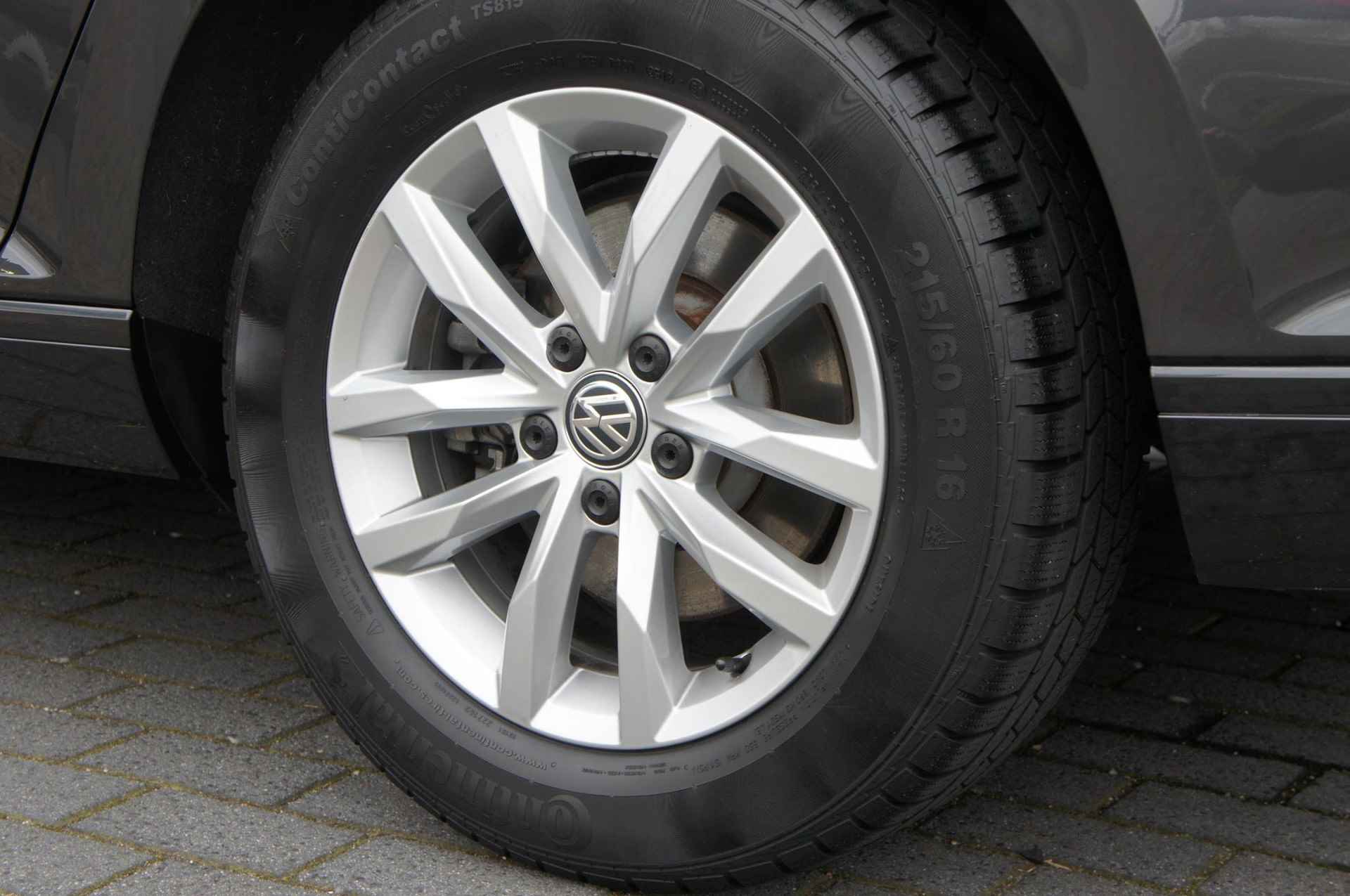 Volkswagen Passat Variant 1.5 TSI Highline | Camera | Trekhaak | ACC | Navi - 8/25
