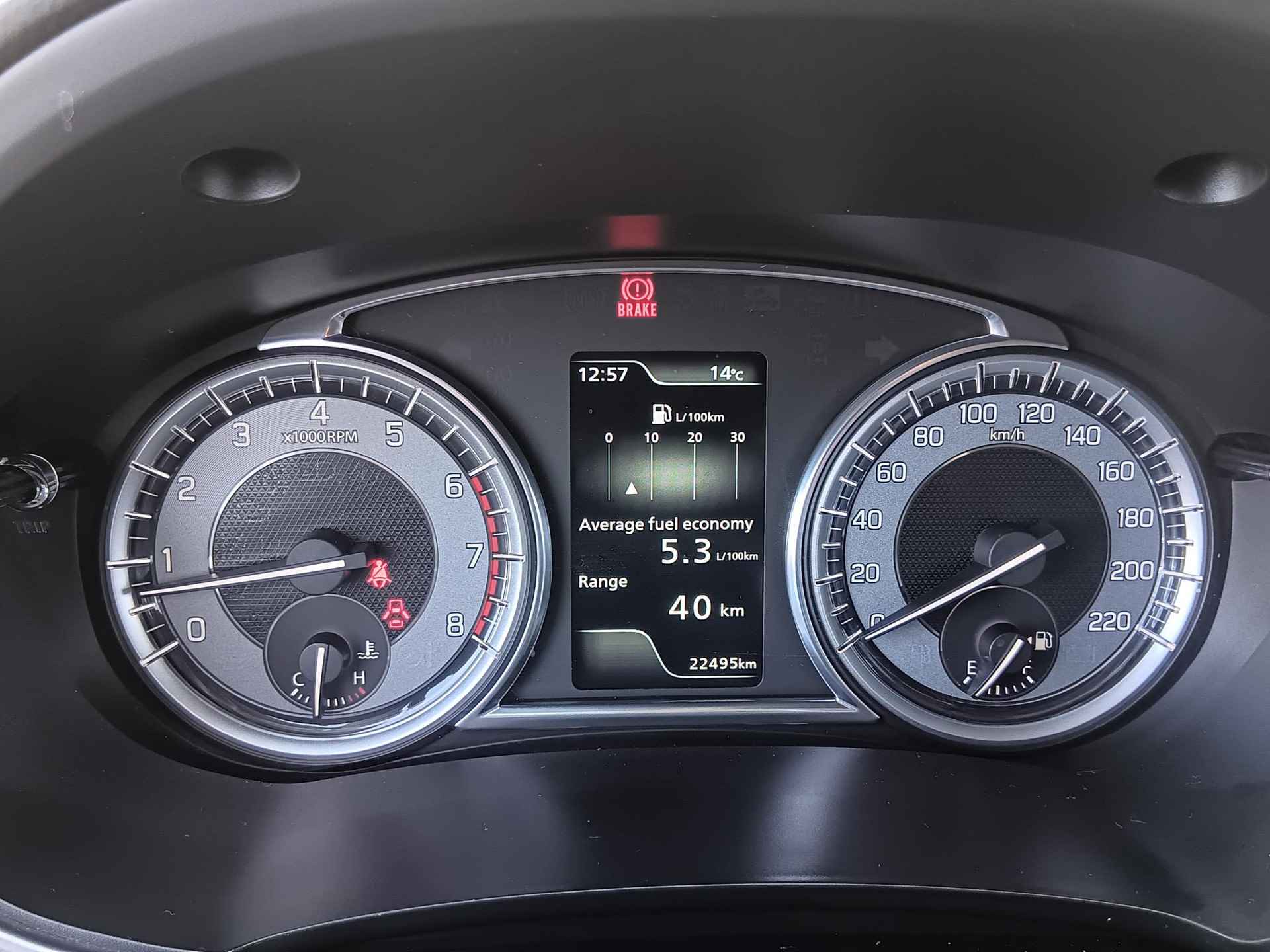 Suzuki Vitara 1.4 Boosterjet Select Smart Hybrid Trekhaak / Climate Control / Navigatie / Lichtmetalen Velgen / Parkeersensoren + Camera / Privacy Glass / LED / Apple Carplay - 18/51