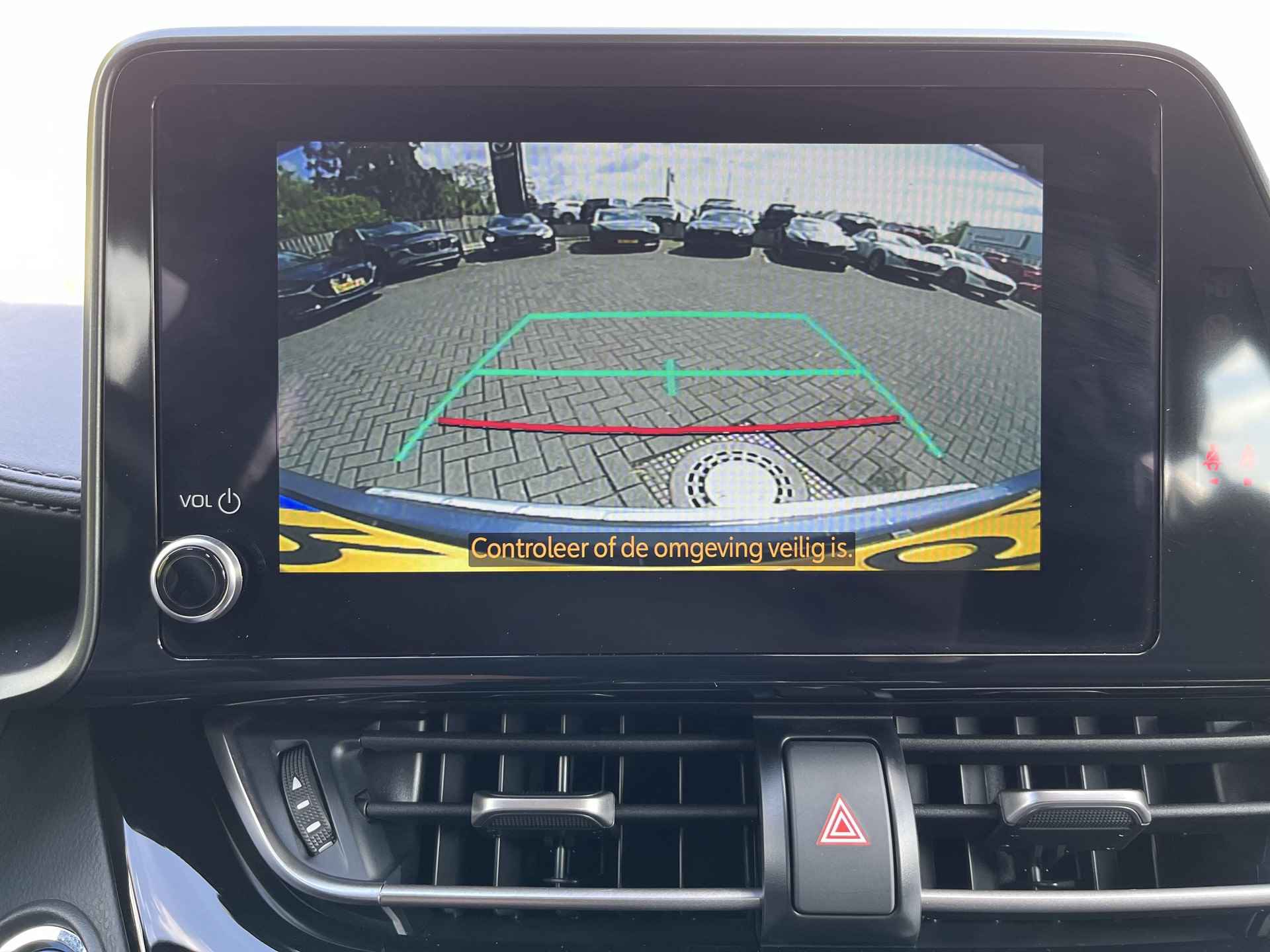 Toyota C-HR 1.8 Hybrid Dynamic | Navigatie | Apple CarPlay/Android auto | Achteruitrijcamera - 18/31