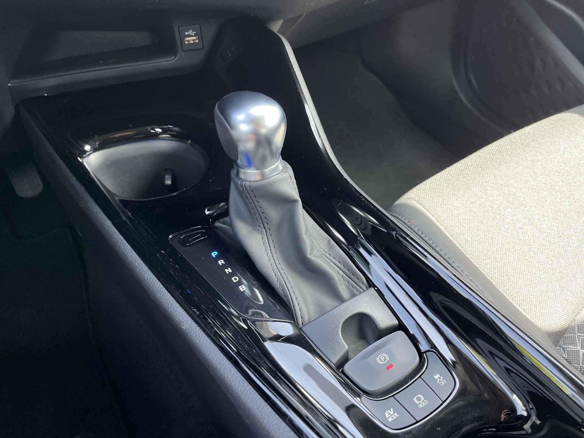 Toyota C-HR 1.8 Hybrid Dynamic | Navigatie | Apple CarPlay/Android auto | Achteruitrijcamera - 22/31