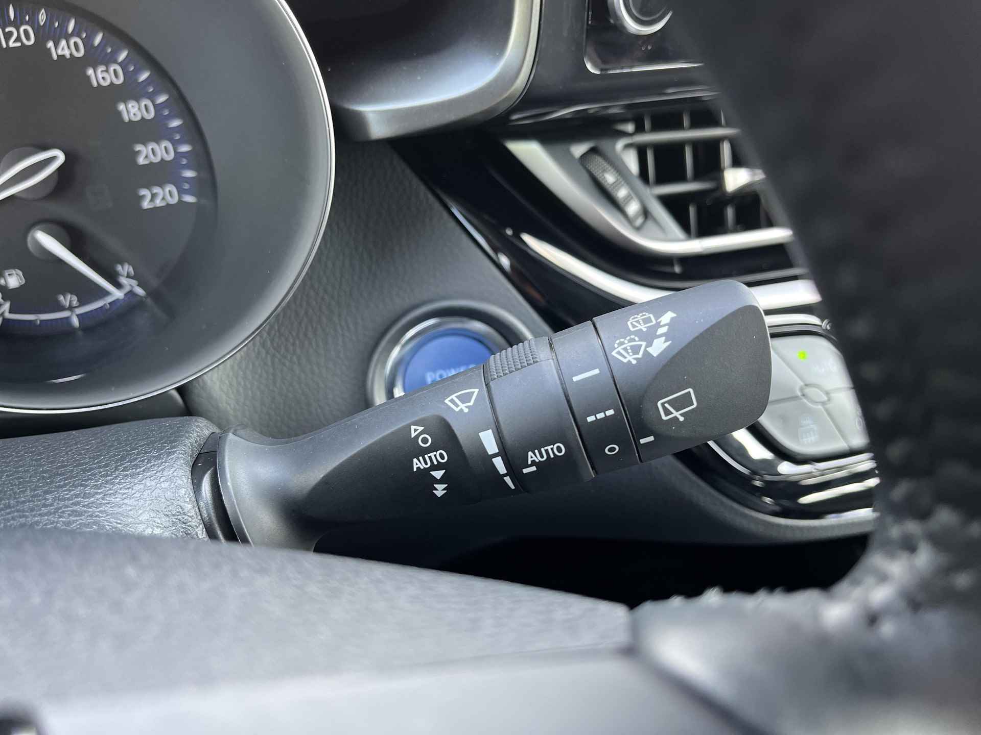 Toyota C-HR 1.8 Hybrid Dynamic | Navigatie | Apple CarPlay/Android auto | Achteruitrijcamera - 24/31
