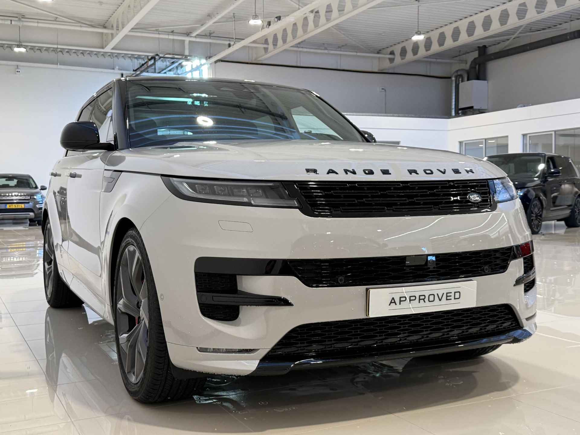 Land Rover Range Rover Sport 3.0 P460e Dynamic HSE PHEV | Schuif/Kanteldak | 23 inch Carbon velgen | Black Pack | Cold climate Pack | Vanaf April 2025 Leverbaar - 3/23