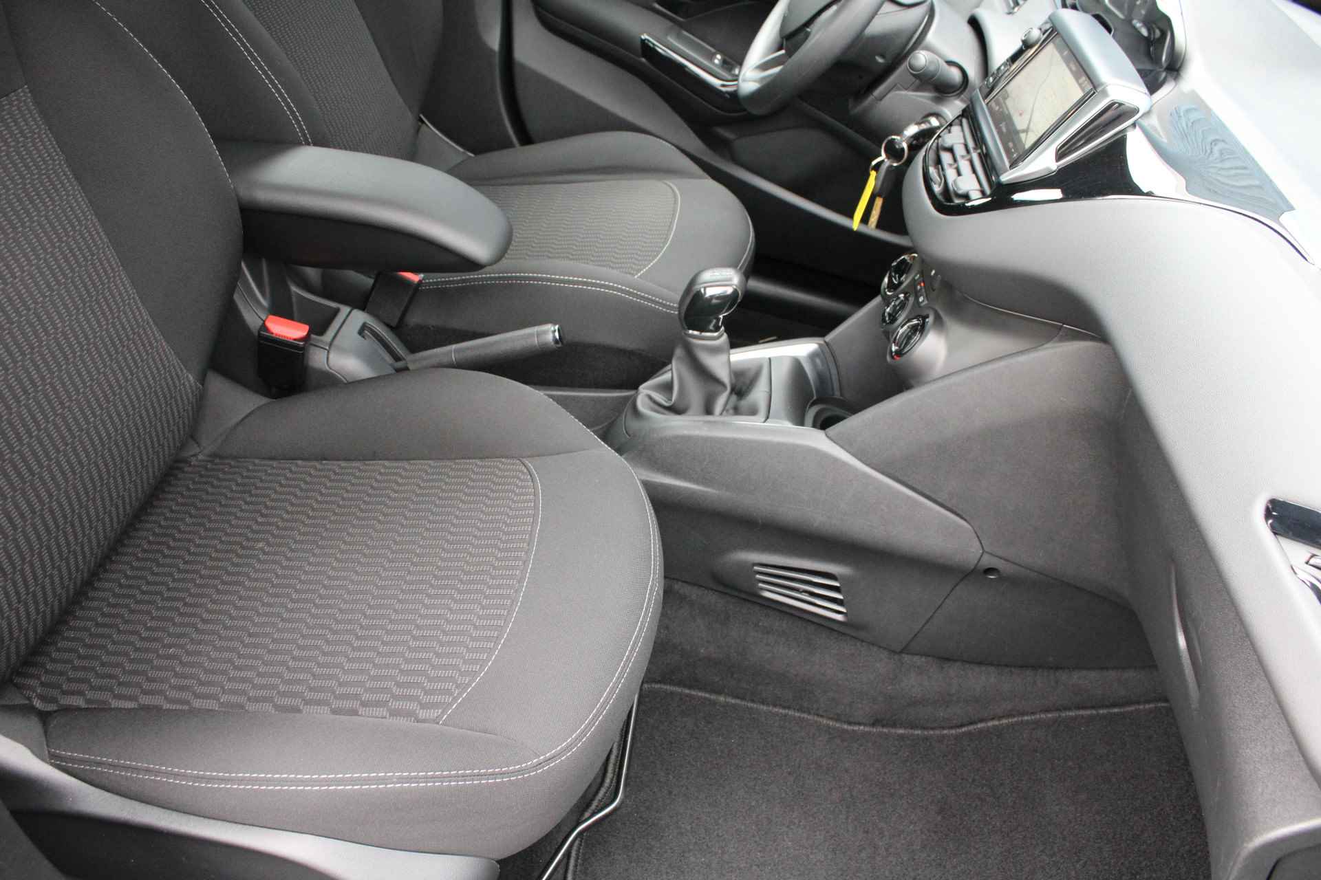 Peugeot 208 5drs 1.2 PureTech Blue Lion | Navigatie | Bluetooth | Parkeersensoren | Trekhaak | - 6/29