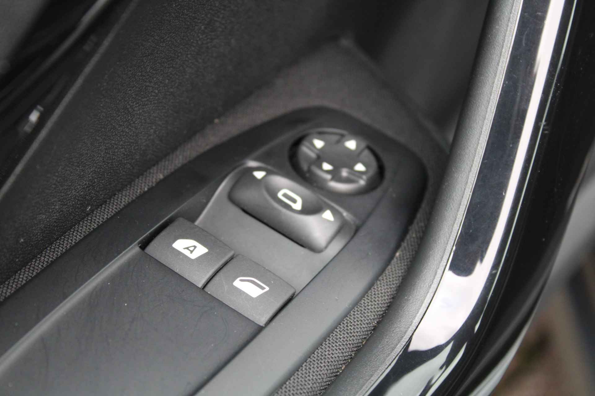 Peugeot 208 5drs 1.2 PureTech Blue Lion | Navigatie | Bluetooth | Parkeersensoren | Trekhaak | - 16/29