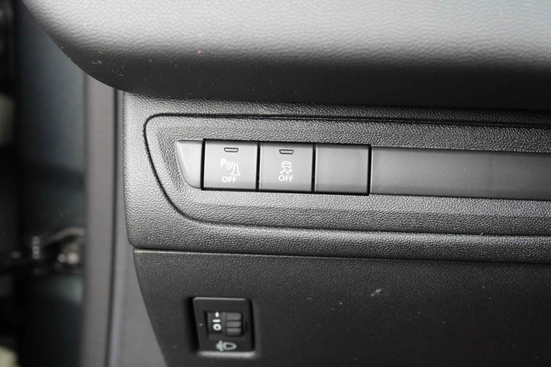 Peugeot 208 5drs 1.2 PureTech Blue Lion | Navigatie | Bluetooth | Parkeersensoren | Trekhaak | - 19/29