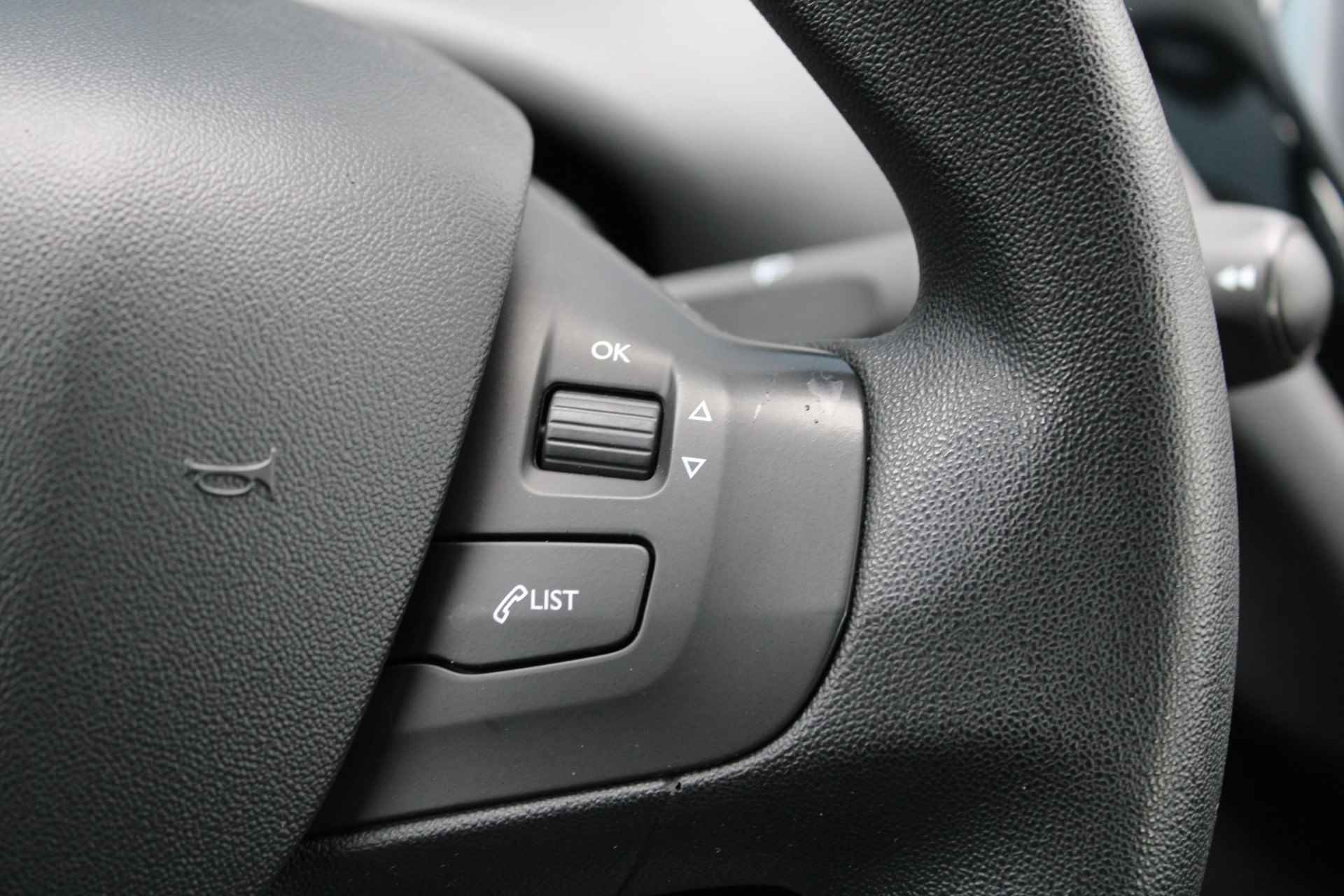 Peugeot 208 5drs 1.2 PureTech Blue Lion | Navigatie | Bluetooth | Parkeersensoren | Trekhaak | - 24/29