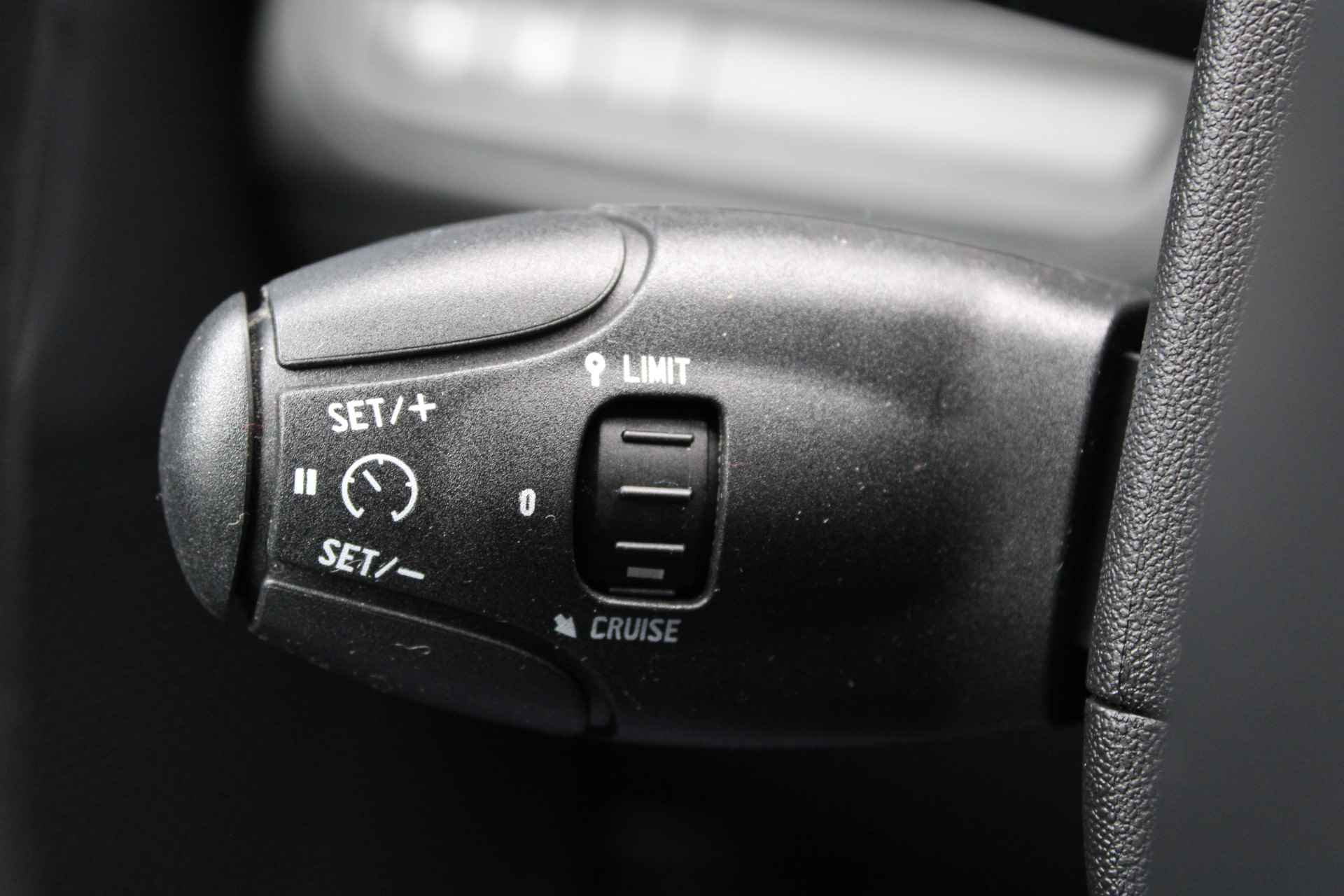 Peugeot 208 5drs 1.2 PureTech Blue Lion | Navigatie | Bluetooth | Parkeersensoren | Trekhaak | - 26/29