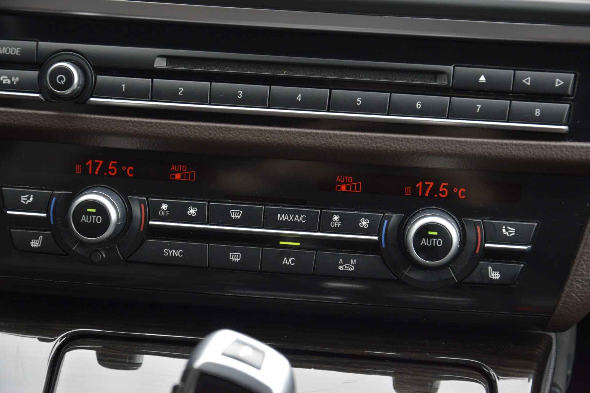 BMW 5 Serie 528i High Luxury Automaat | Memory Seats | 20" Breedset | Digital dashbord | Lederen bekleding | Stoelverwarming | - 29/33