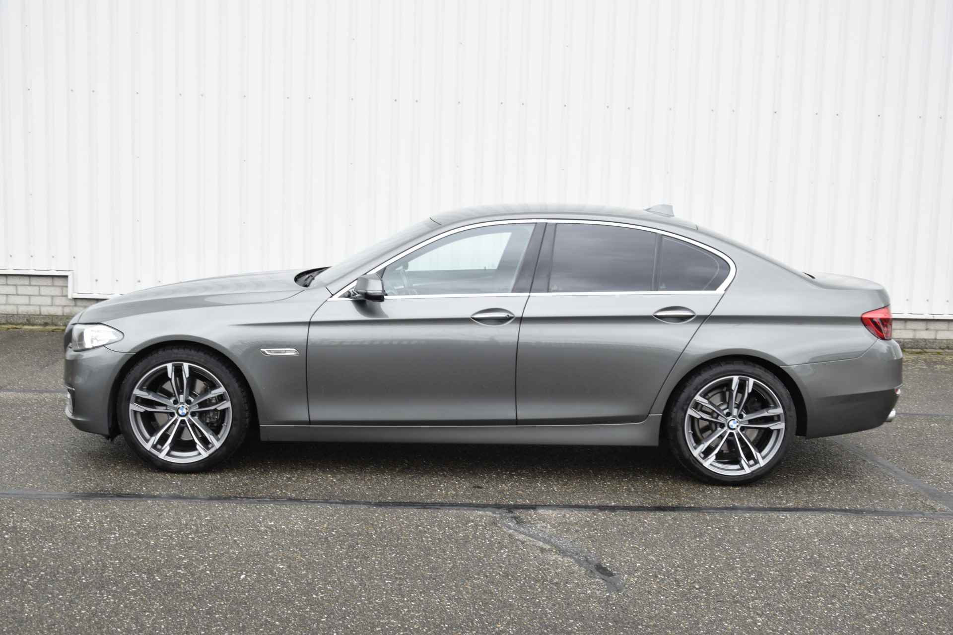 BMW 5 Serie 528i High Luxury Automaat | Memory Seats | 20" Breedset | Digital dashbord | Lederen bekleding | Stoelverwarming | - 10/33