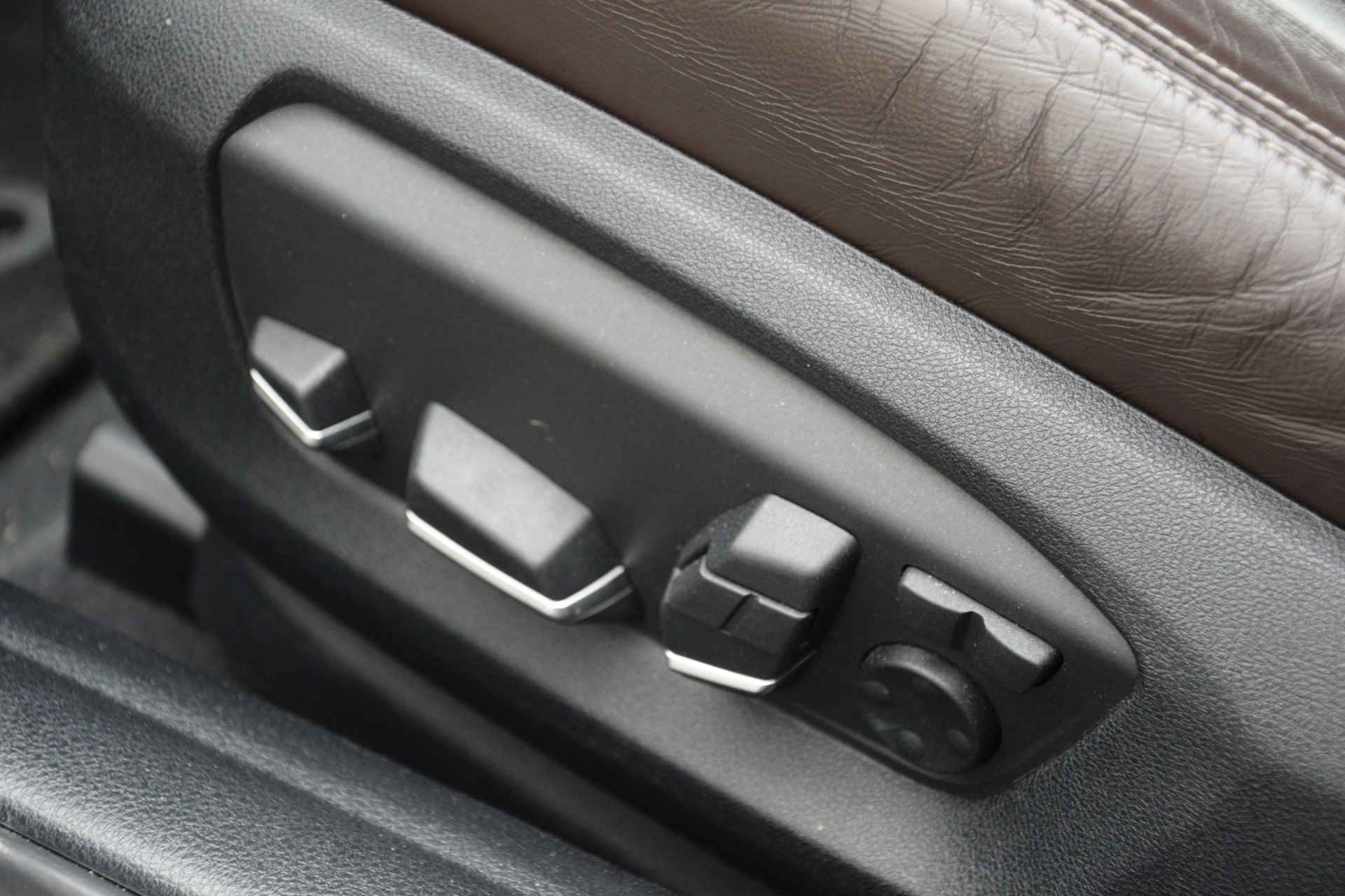 BMW 5 Serie 528i High Luxury Automaat | Memory Seats | 20" Breedset | Digital dashbord | Lederen bekleding | Stoelverwarming | - 14/33
