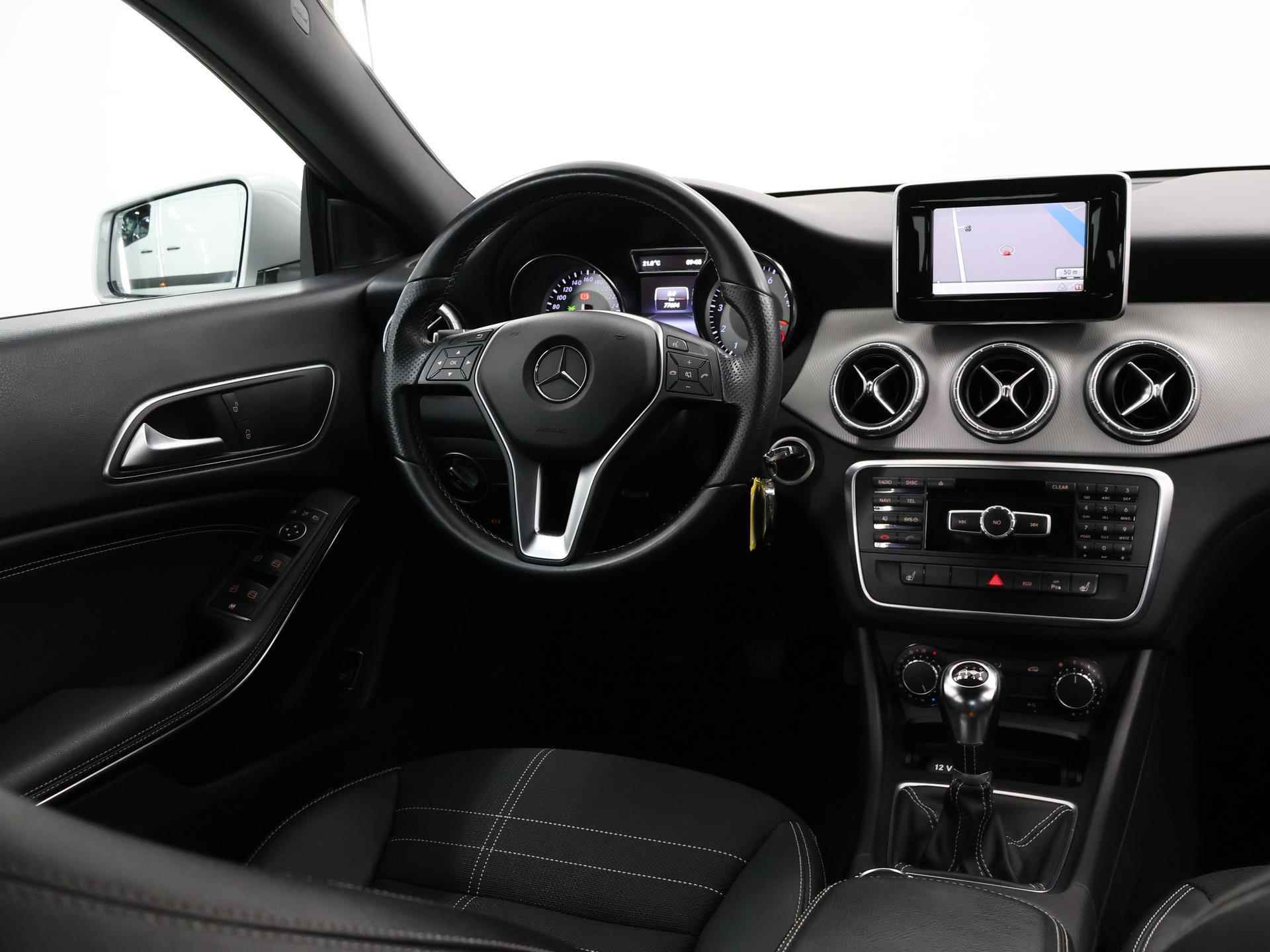 Mercedes-Benz CLA-klasse 180 Ambition | Navigatie | Sportstoelen | Bi-Xenon | Parkeersensoren | Bluetooth | Airco | - 10/34
