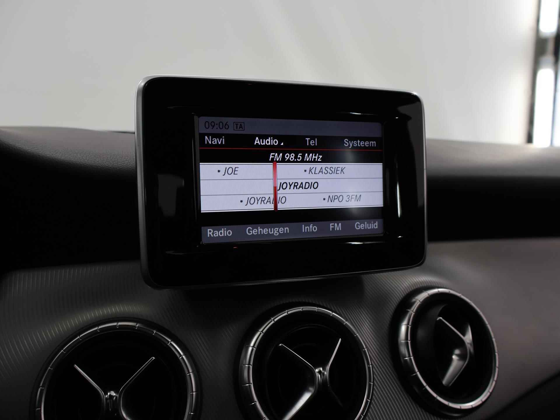 Mercedes-Benz CLA-klasse 180 Ambition | Navigatie | Sportstoelen | Bi-Xenon | Parkeersensoren | Bluetooth | Airco | - 15/34