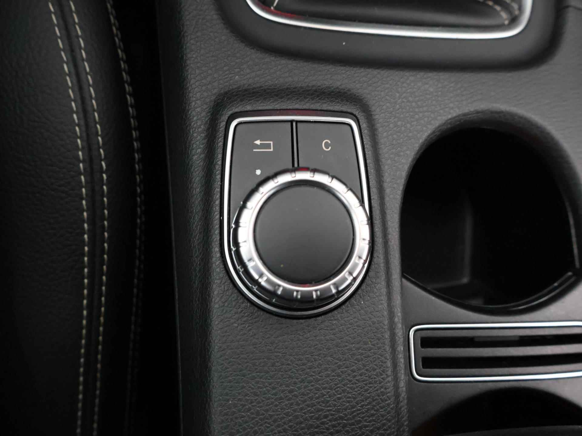 Mercedes-Benz CLA-klasse 180 Ambition | Navigatie | Sportstoelen | Bi-Xenon | Parkeersensoren | Bluetooth | Airco | - 20/34