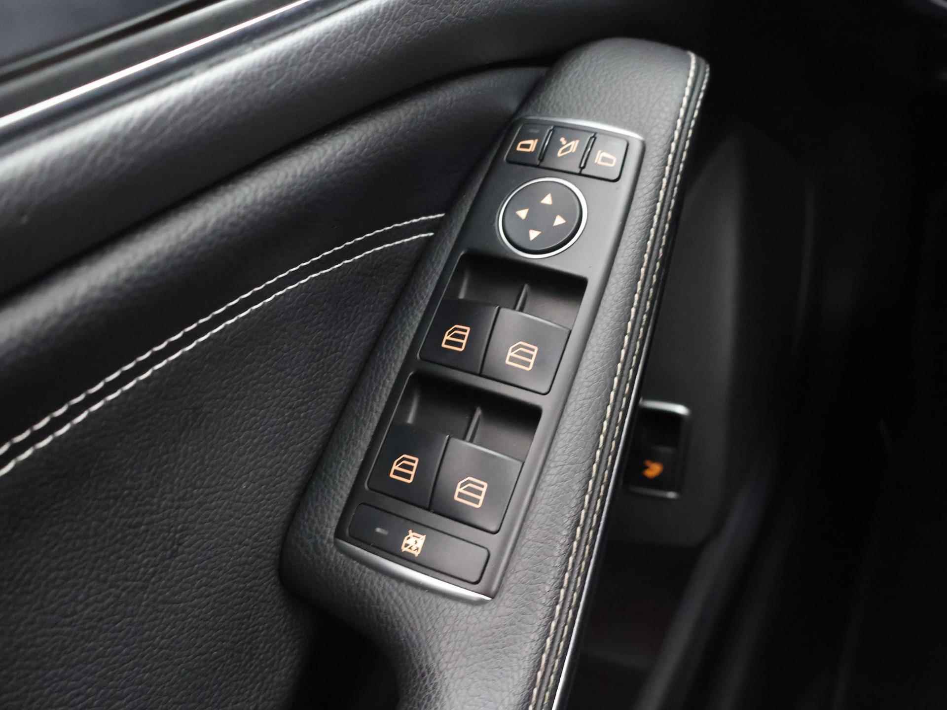 Mercedes-Benz CLA-klasse 180 Ambition | Navigatie | Sportstoelen | Bi-Xenon | Parkeersensoren | Bluetooth | Airco | - 30/34