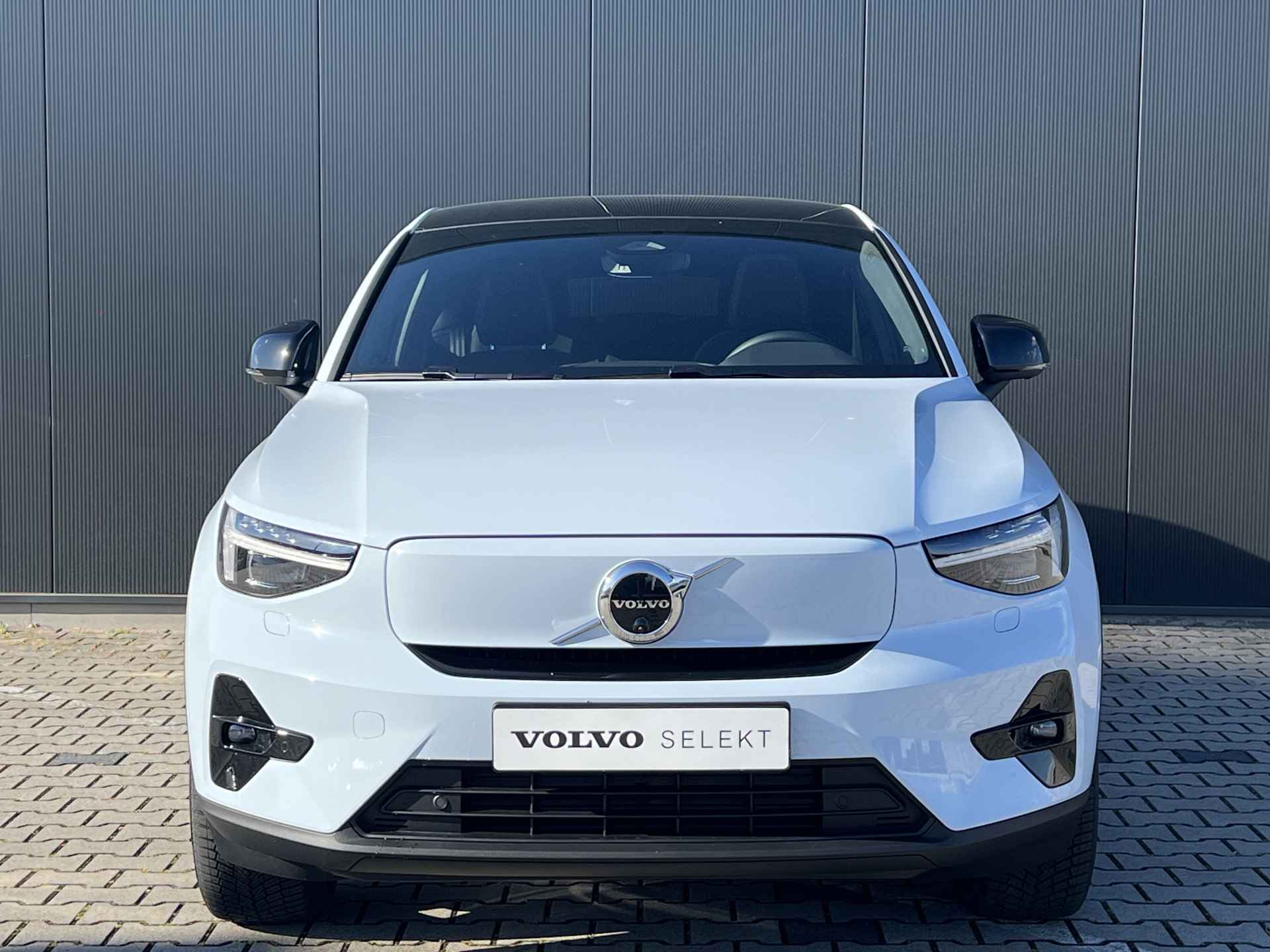 Volvo C40 Extended Range Ultimate | Direct Leverbaar | Van €65.960 naar €58.940 | Panorama Dak | LED Matrix Koplampen | 20 Inch | Harman/K - 17/31