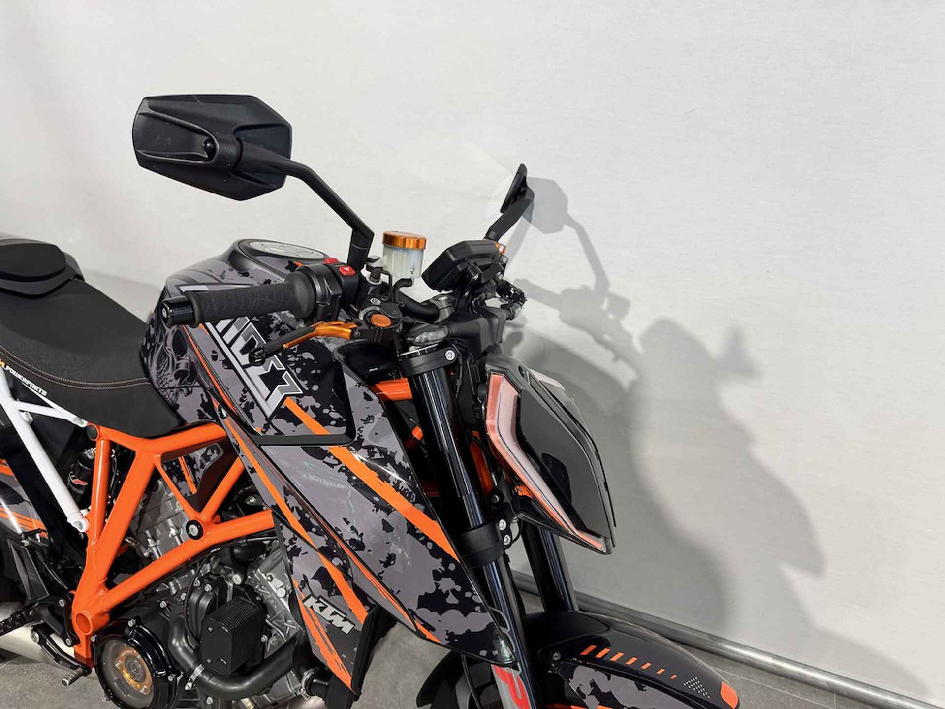 KTM 1290 SUPER DUKE R - 4/8