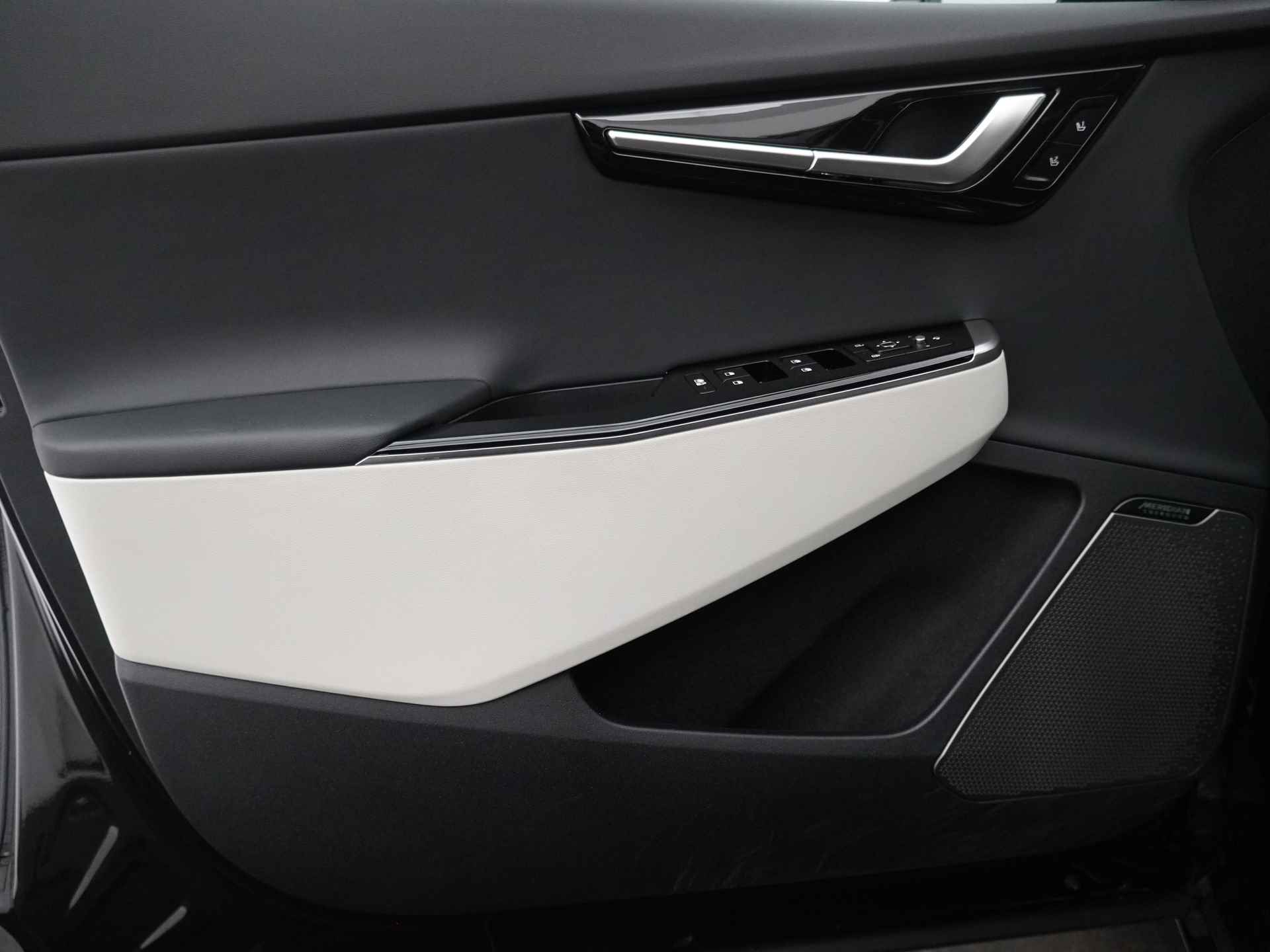 Kia Ev6 GT-Line 77 kWh AWD 325PK - Navigatie - Stoel/Stuur Verwarming - Apple/Android Carplay - Climate Control - Adaptieve Cruise Control - Fabrieksgarantie tot 11-2028 - 22/52