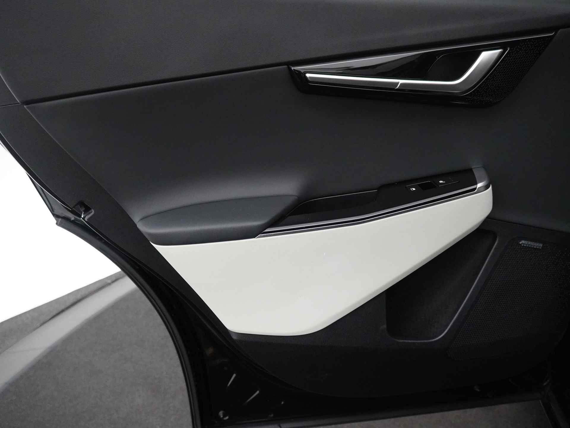 Kia Ev6 GT-Line 77 kWh AWD 325PK - Navigatie - Stoel/Stuur Verwarming - Apple/Android Carplay - Climate Control - Adaptieve Cruise Control - Fabrieksgarantie tot 11-2028 - 36/52