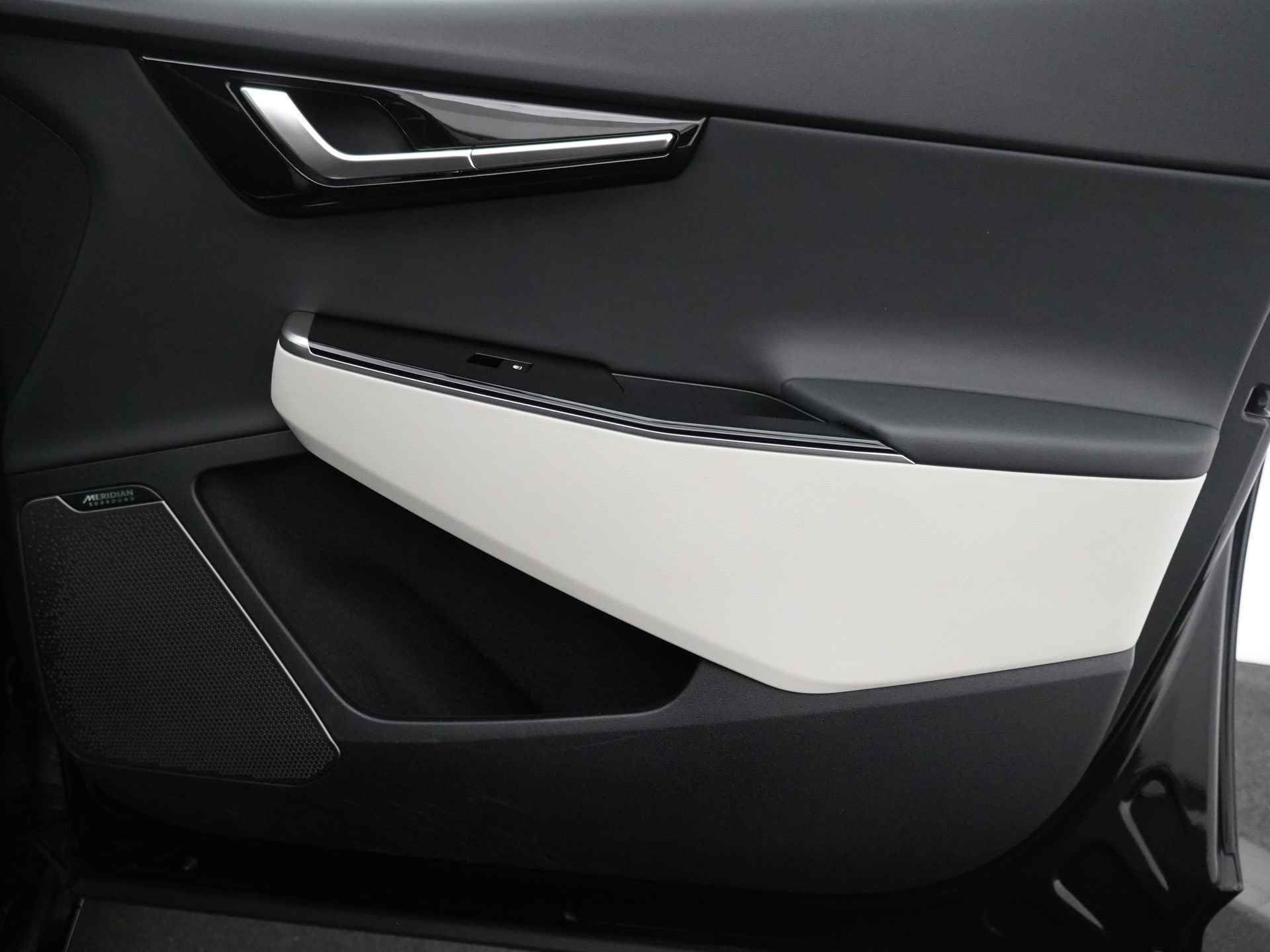 Kia Ev6 GT-Line 77 kWh AWD 325PK - Navigatie - Stoel/Stuur Verwarming - Apple/Android Carplay - Climate Control - Adaptieve Cruise Control - Fabrieksgarantie tot 11-2028 - 46/52